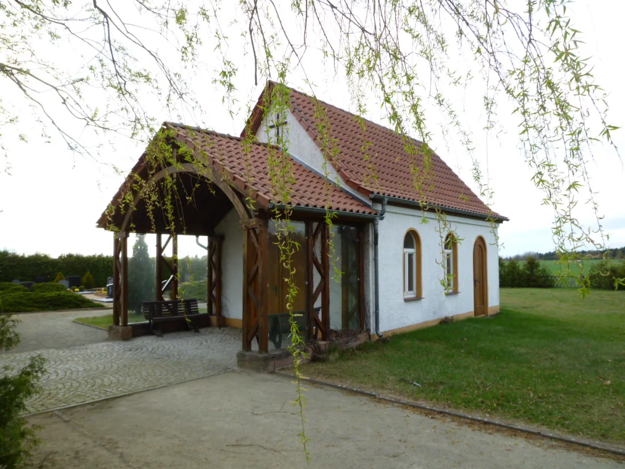 Photo showing: Calvörde-Grauingen, Friedhofskapelle im April 2012