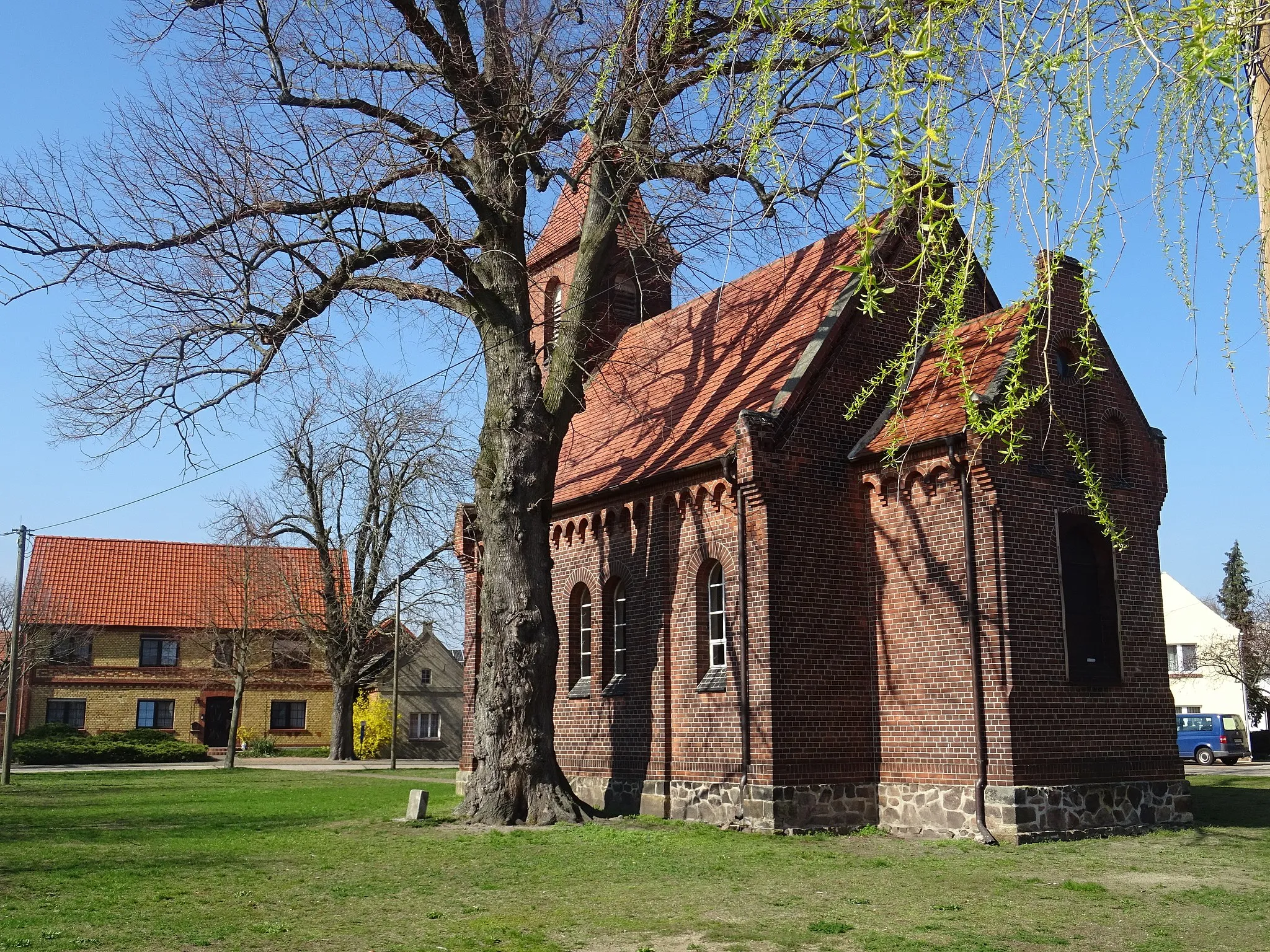 Photo showing: Zemnick, Ortsteil von Zahna-Elster, Dorfkirche von Südosten