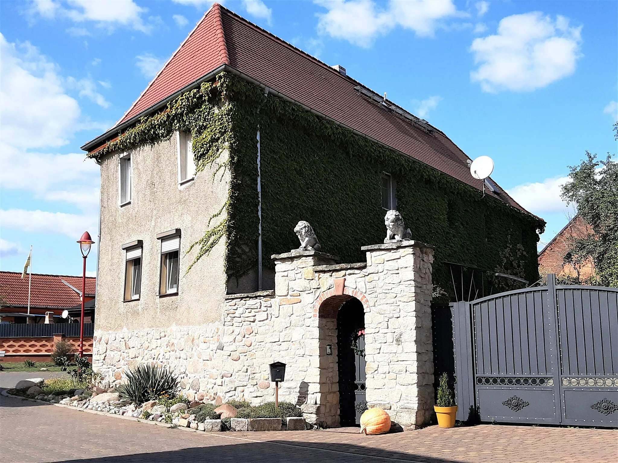 Photo showing: This is a picture of the Saxony-Anhalt Kulturdenkmal (cultural heritage monument) with the ID