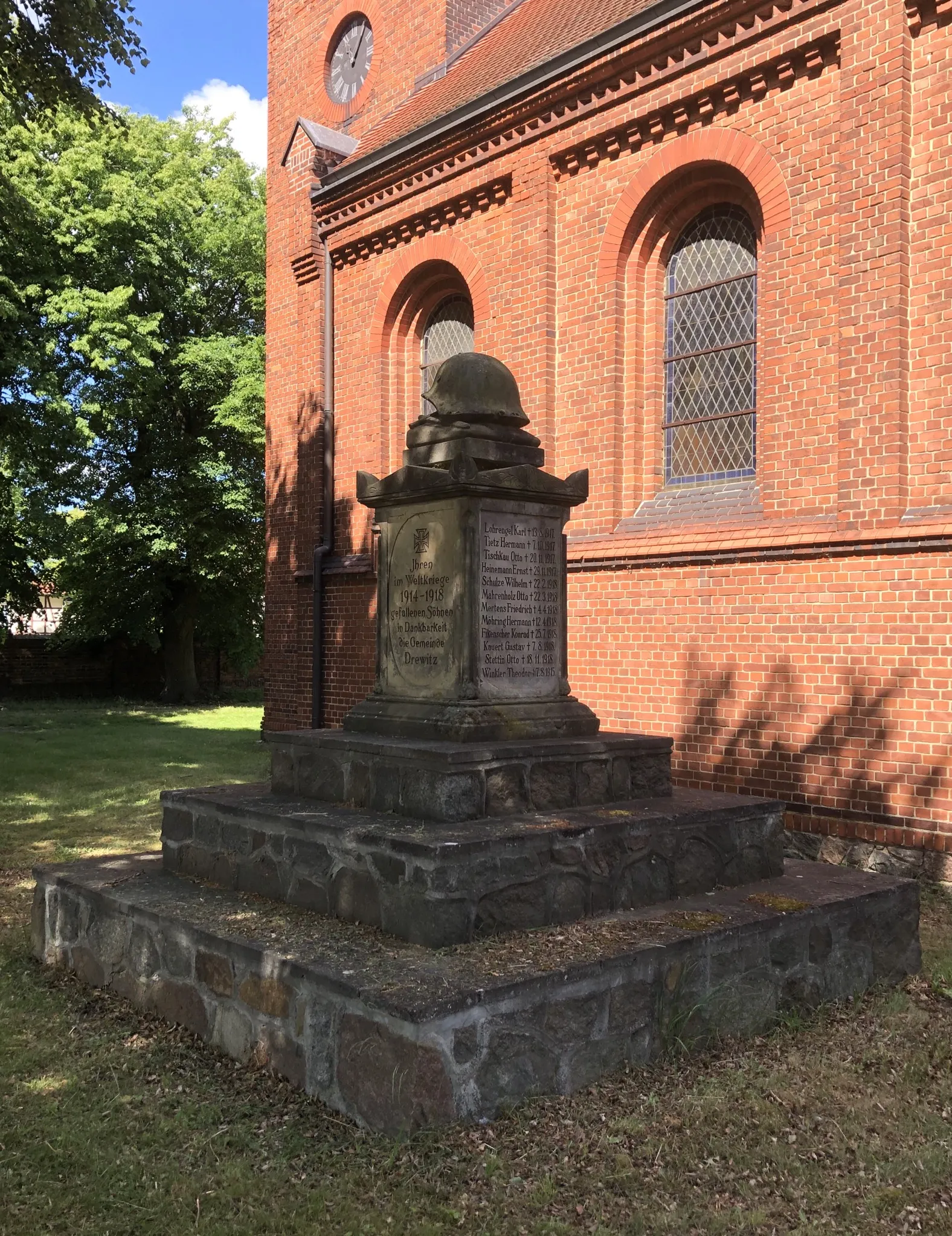 Photo showing: Kriegerdenkmal Drewitz