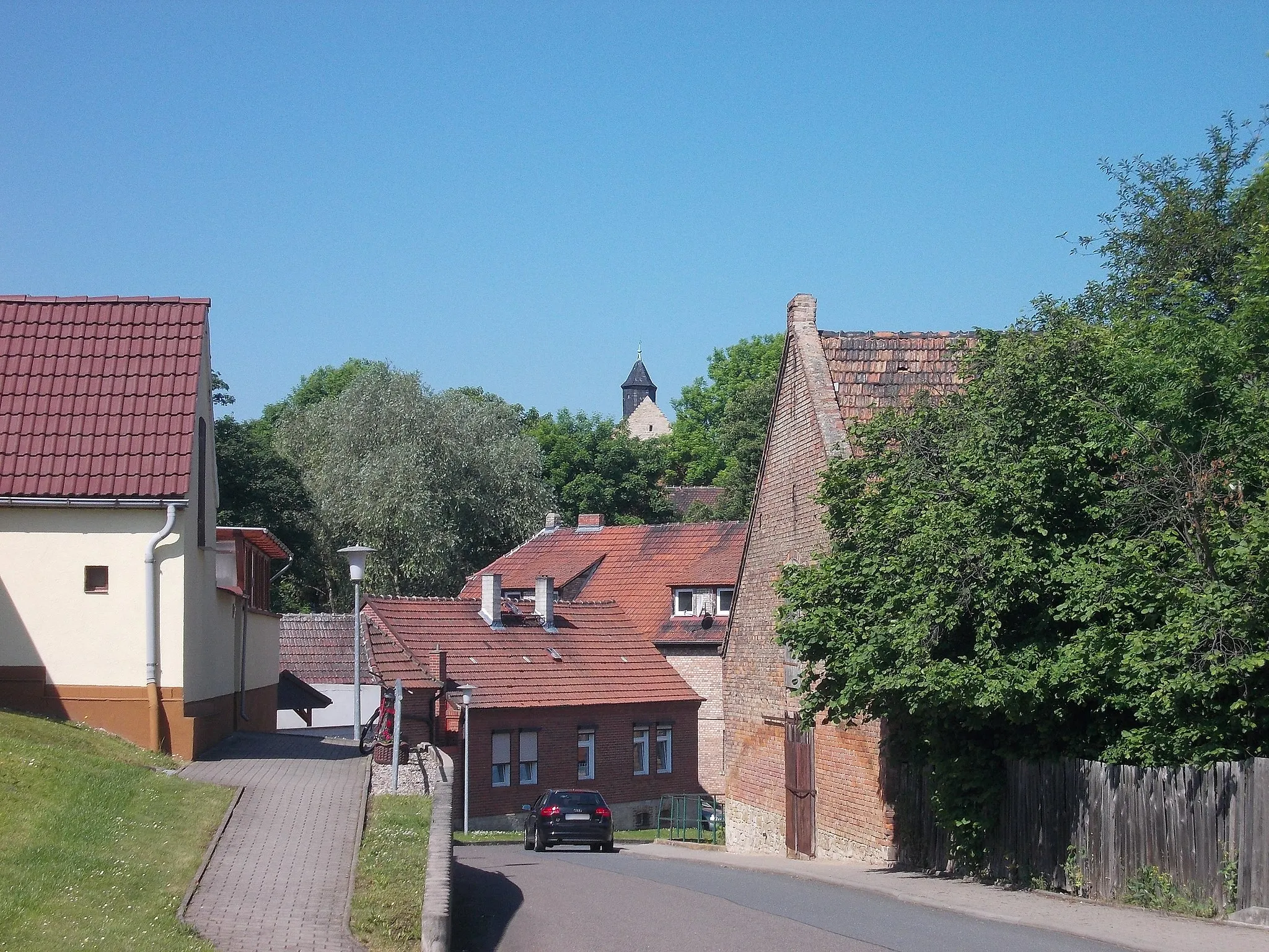Photo showing: Clara-Zetkin-Strasse in Alberstedt (Farnstädt, district: Saalekreis, Saxony-Anhalt)