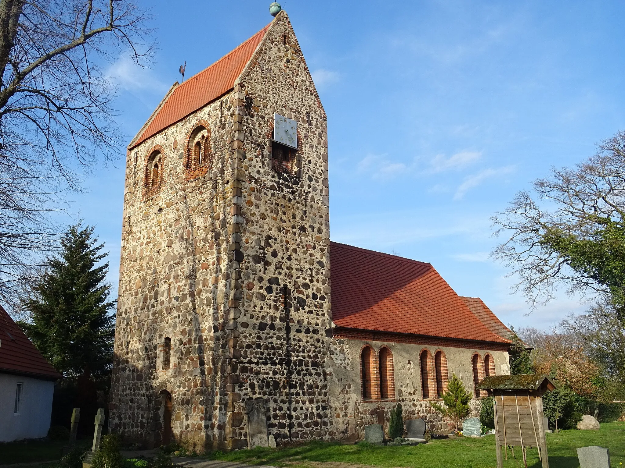 Photo showing: Walsleben, Ortsteil von Osterburg (Altmark), Kirche, Blick von Südwesten