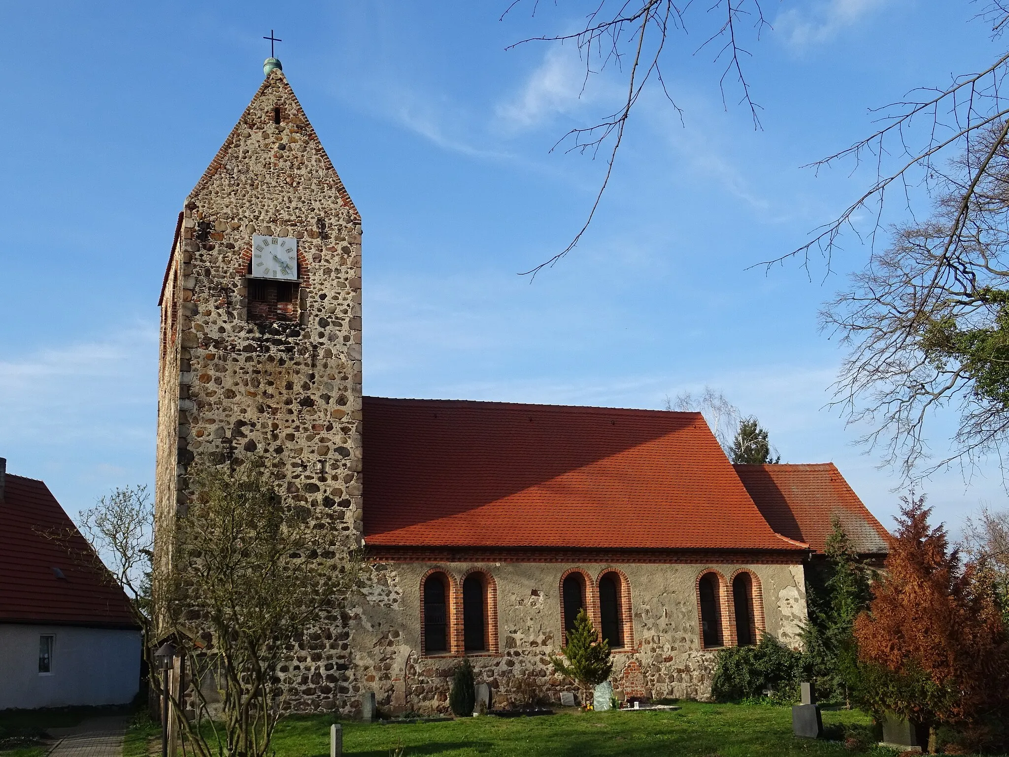 Photo showing: Walsleben, Ortsteil von Osterburg (Altmark), Kirche Blick von Süden