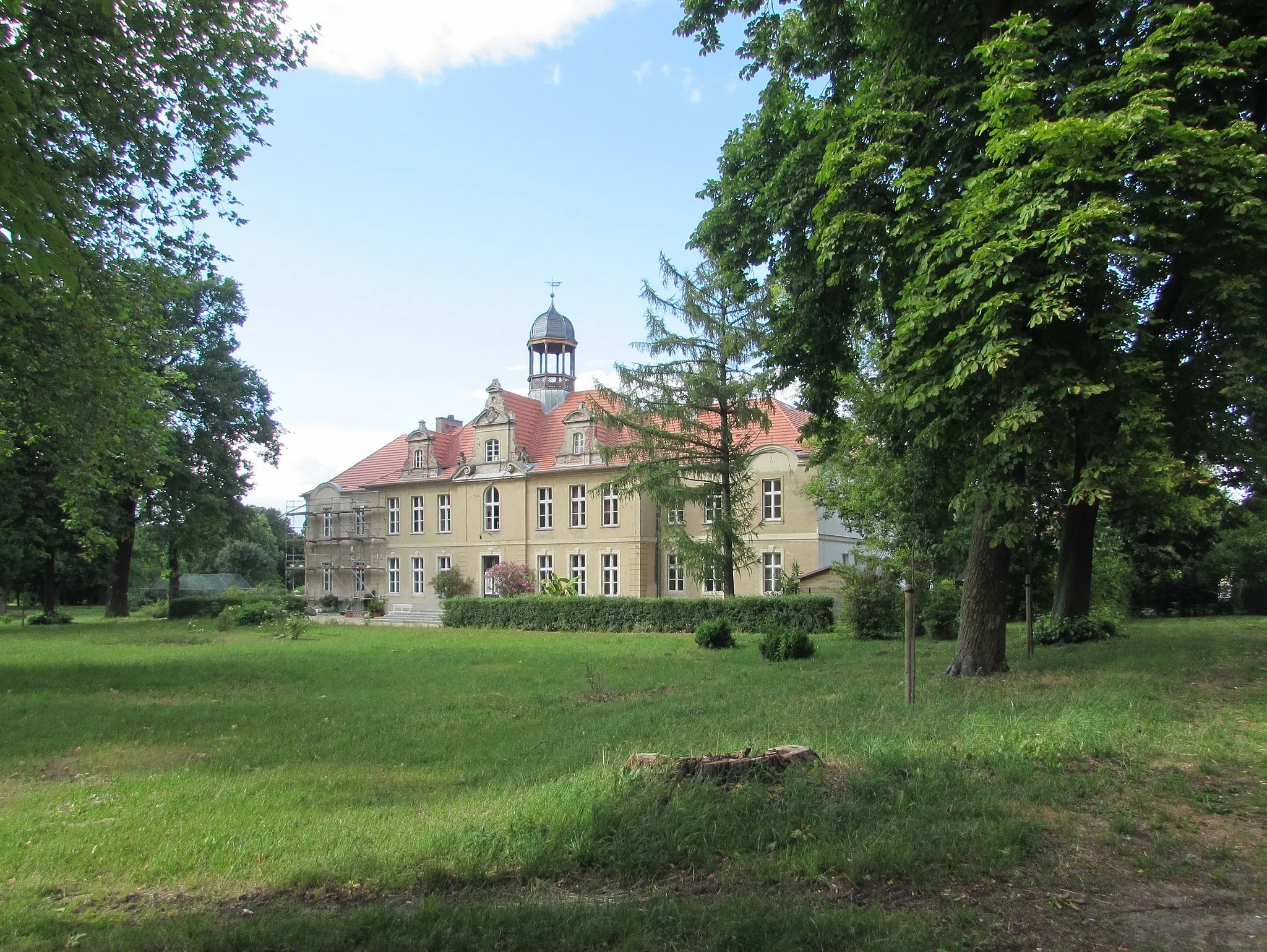 Photo showing: gutshaus karow, jerichower land, südseite zum park