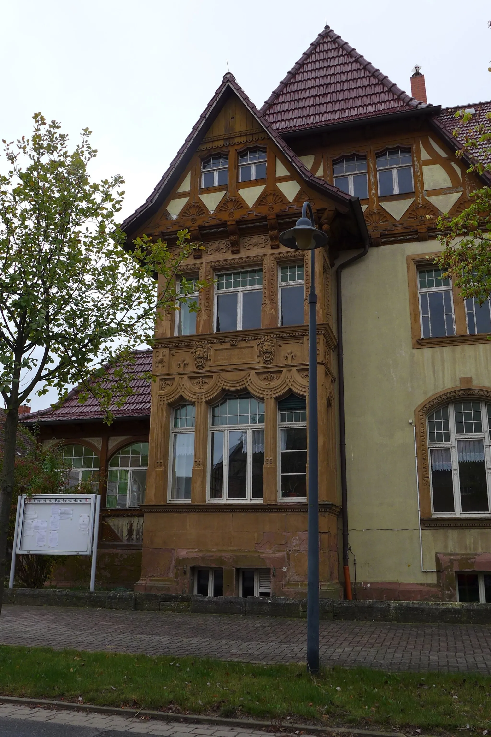 Photo showing: Große Straße 23 = Straße der Freundschaft 23: Dorfgemeinschaftshaus, früher Gutshof