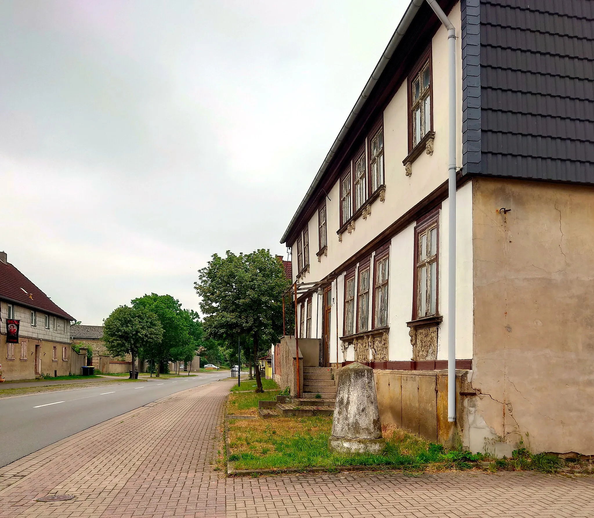 Photo showing: Preußischer Rundsockelstein in Wackersleben