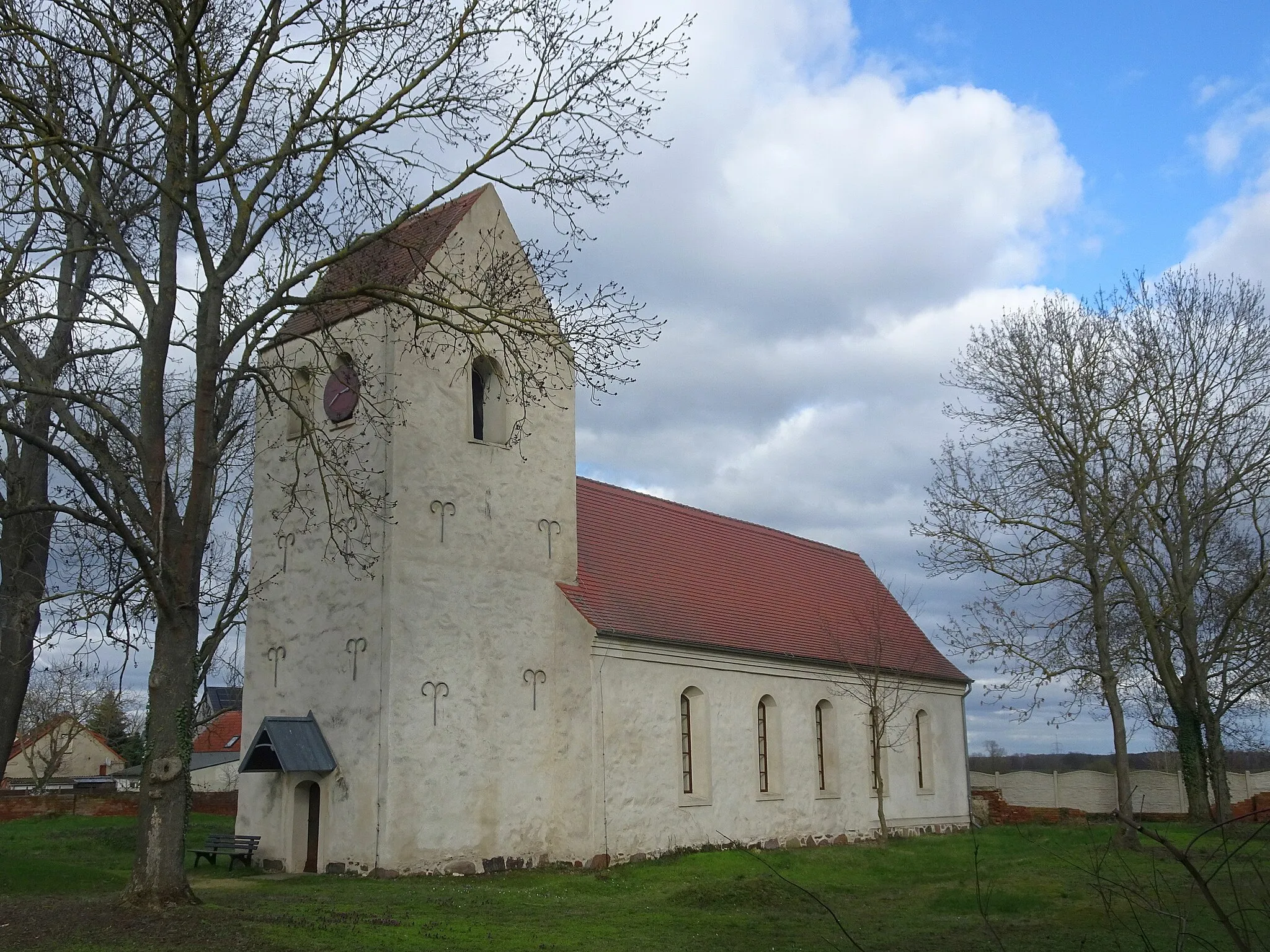 Photo showing: Dorfkirche Bittkau von Südwesten