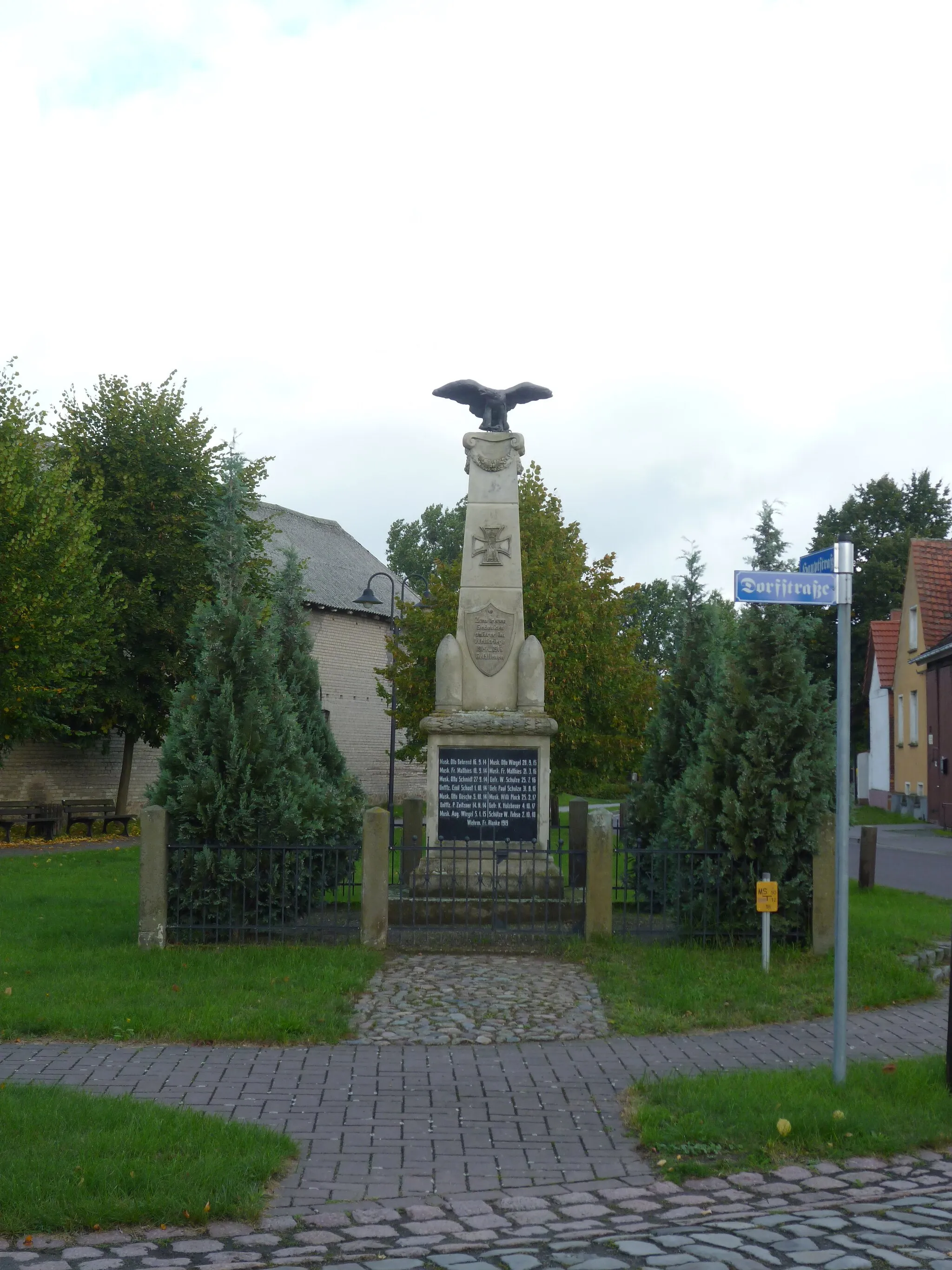 Photo showing: Kriegerdenkmal in Klüden