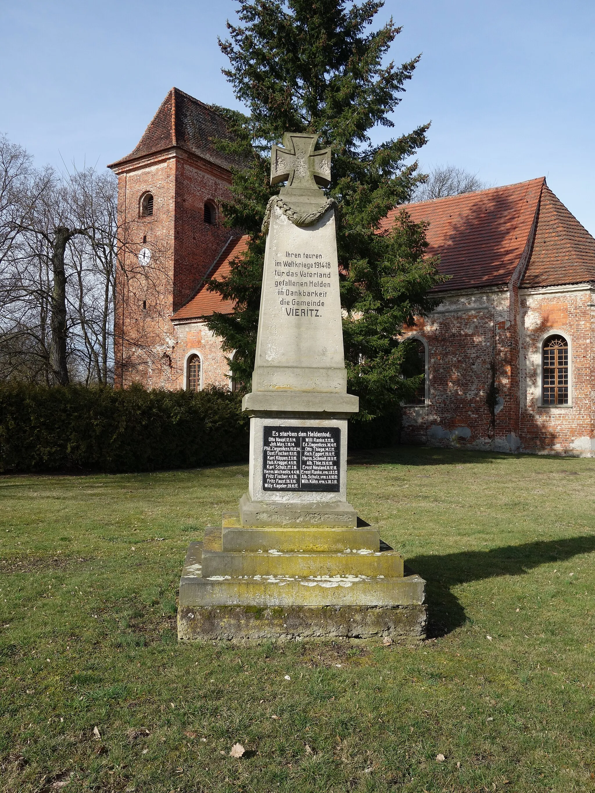 Photo showing: World War I memorial in Vieritz, Milower Land municipality, Havelland district, Brandenburg state, Germany.