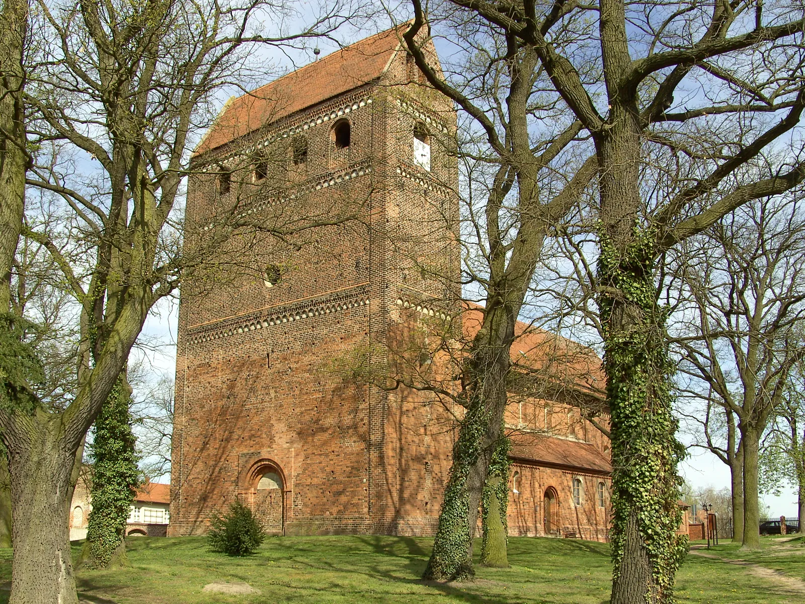Photo showing: Romanische Dorfkirche in Schönhausen (Elbe)