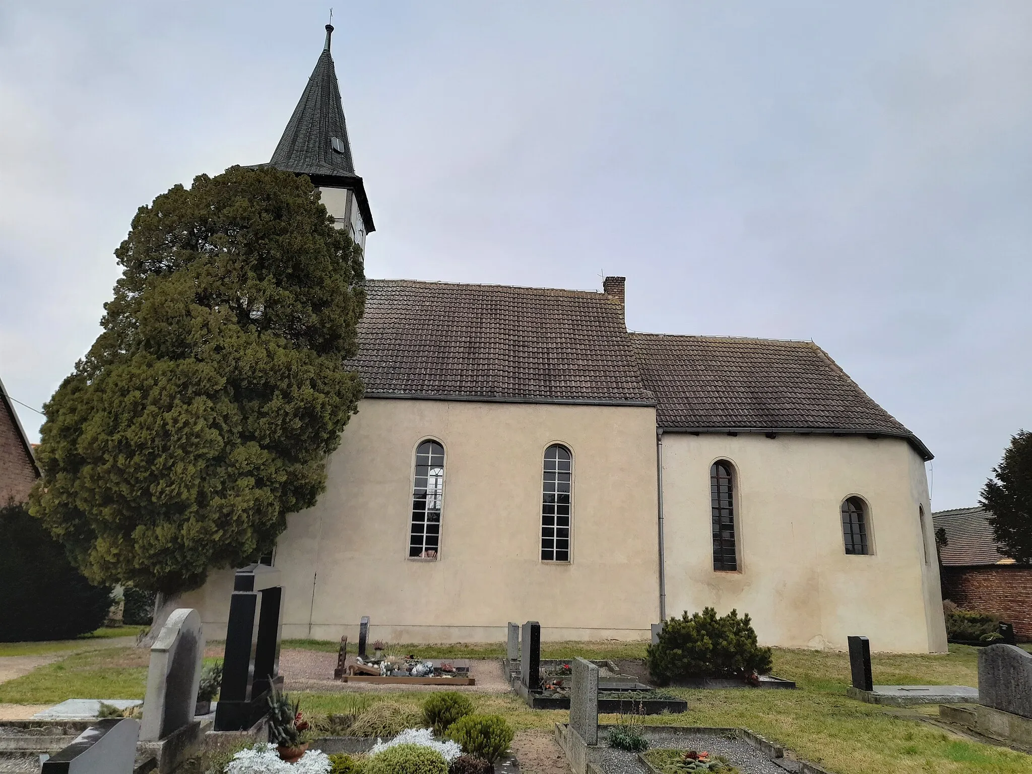 Photo showing: Dorfkirche Göttnitz von Süden
