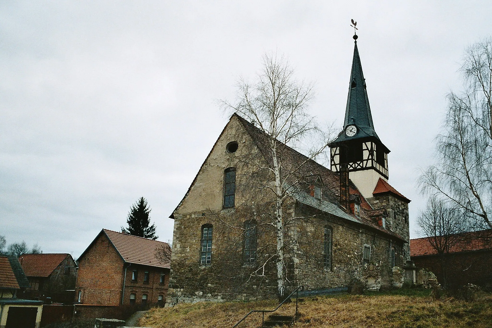 Photo showing: Arnstein, Ortsteil Ulzigerode, Hauptstraße 11; Ulzigeröder Dorfkirche

This is a photograph of an architectural monument. It is on the list of cultural monuments of Ulzigerode (Arnstein in Sachsen-Anhalt), no. 094 65139.