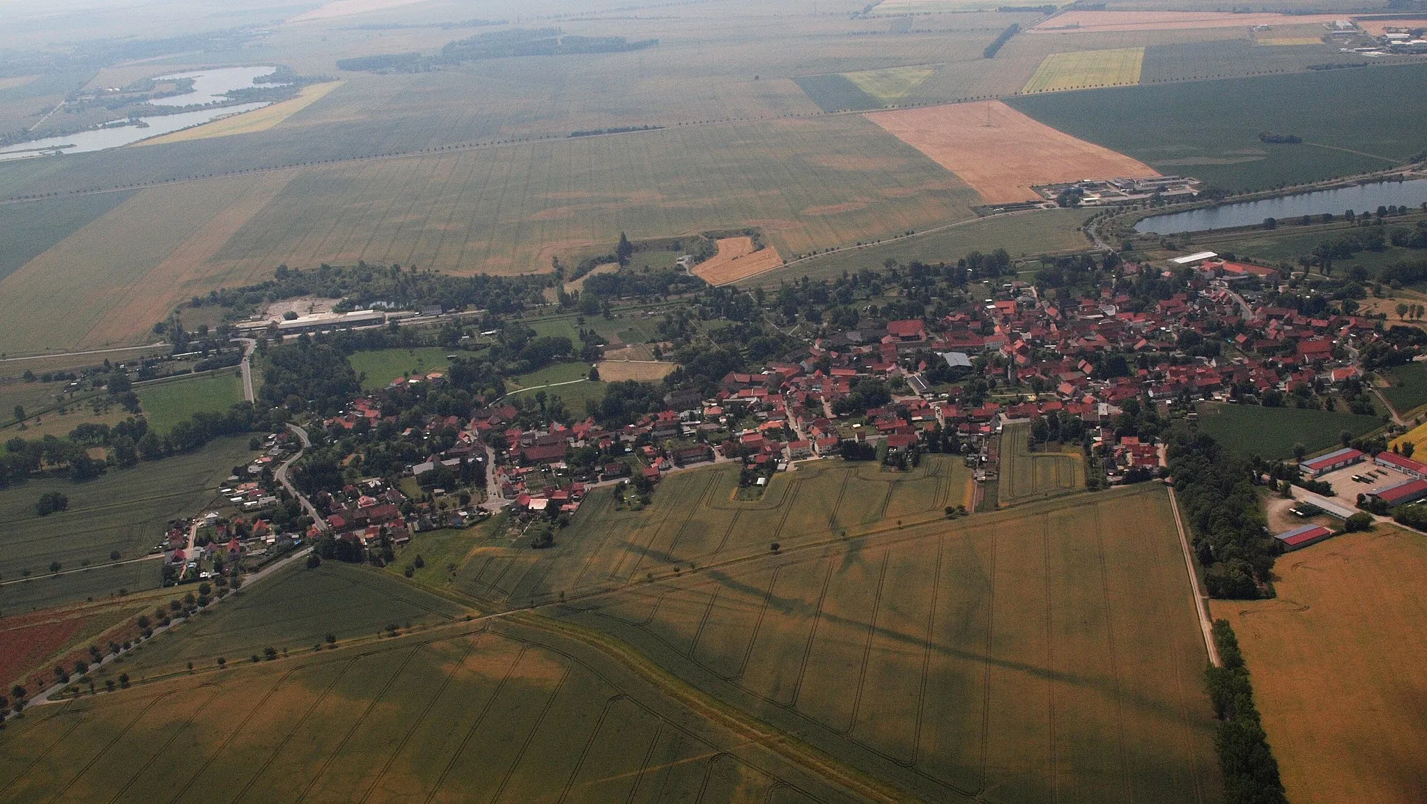 Photo showing: Groß Quenstedt, Luftaufnahme (2015)
