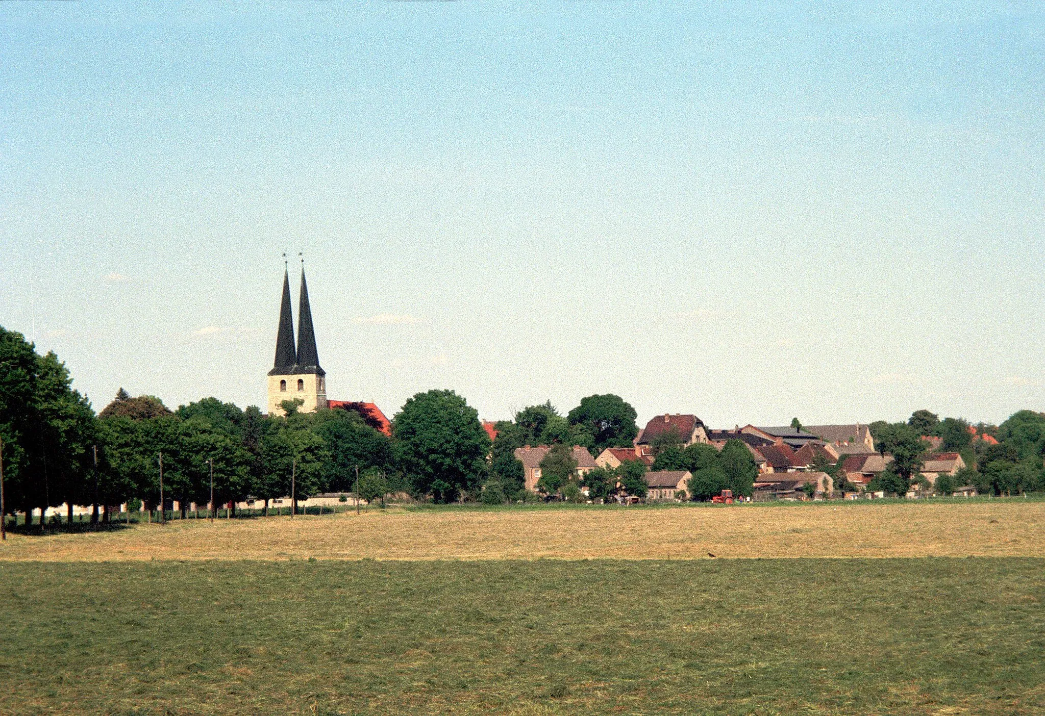 Photo showing: Hadmersleben (Oschersleben), view to monastery church