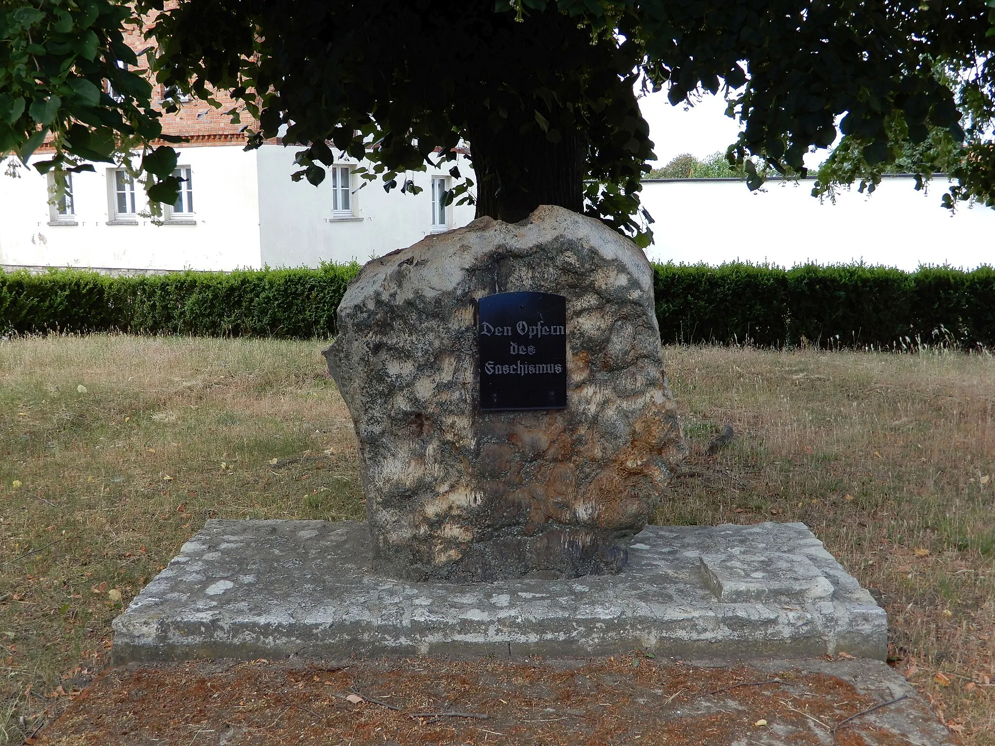 Photo showing: Gedenkstein für die Opfer des Faschismus