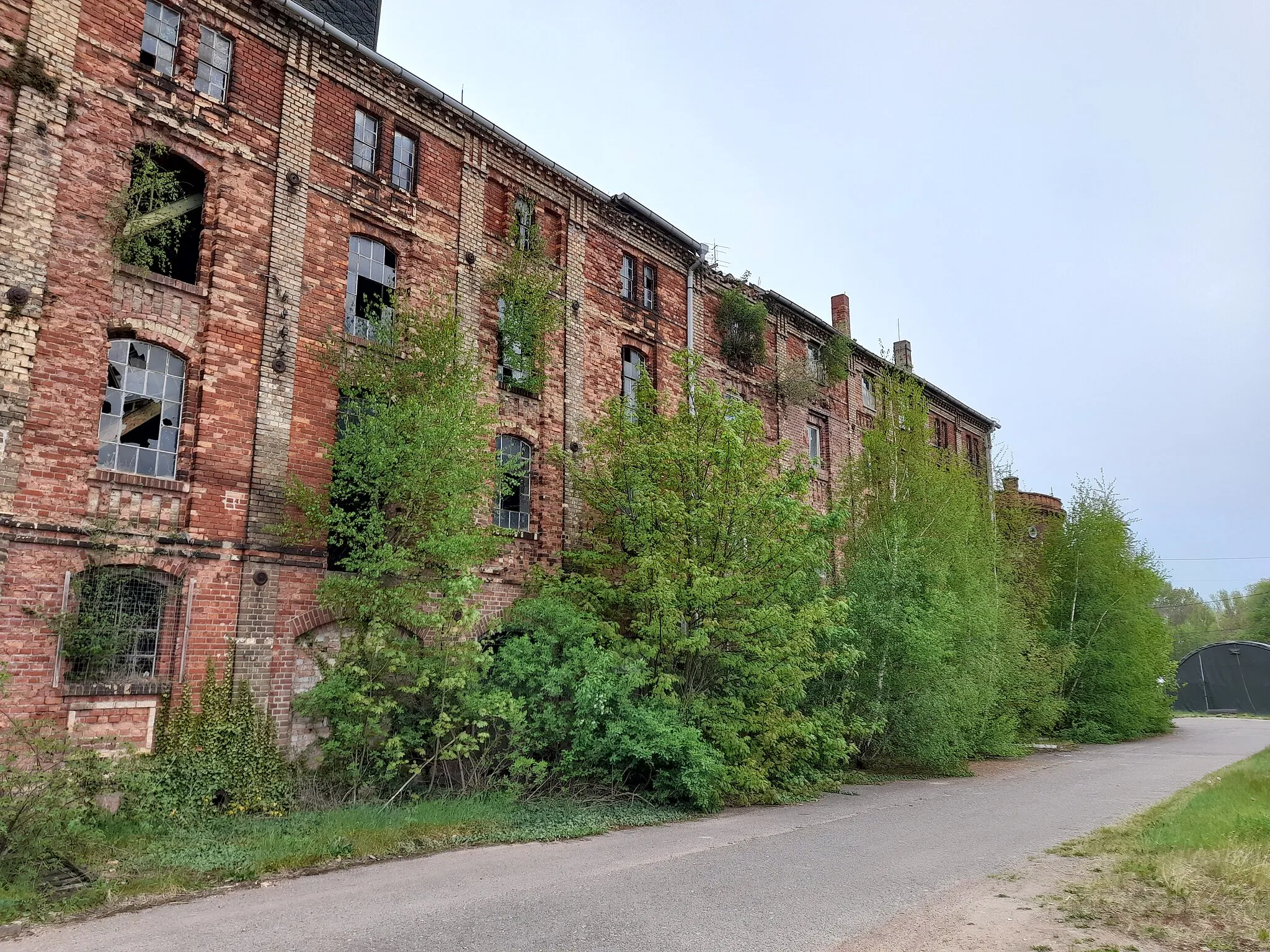 Photo showing: Ehemalige Zuckerfabrik (err. 1847), nach 1945 bis 1990 Tabakkontor, Glauzig