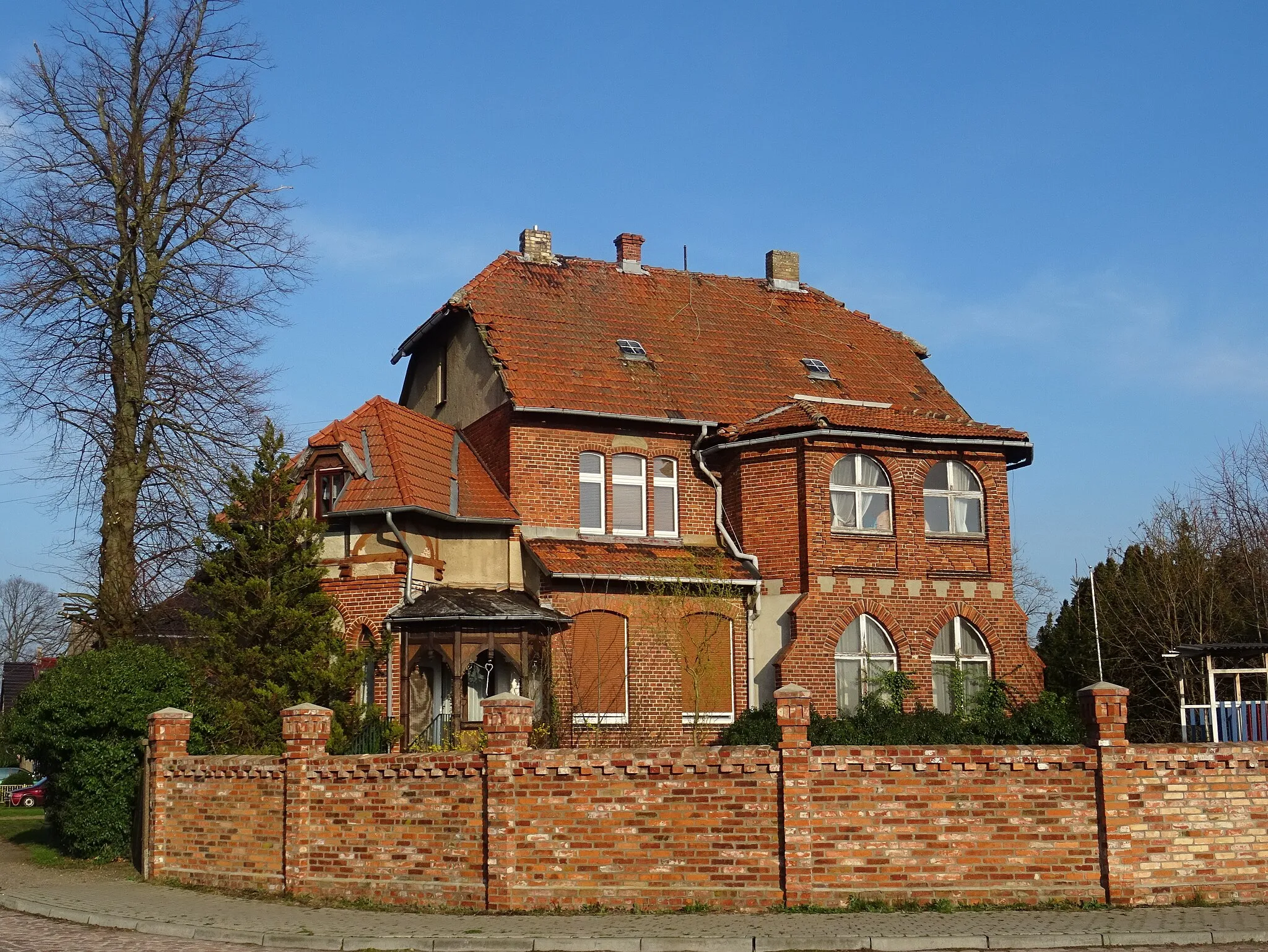 Photo showing: Goldbeck, denkmalgeschütztes Wohnhaus Bertkower Str. 21