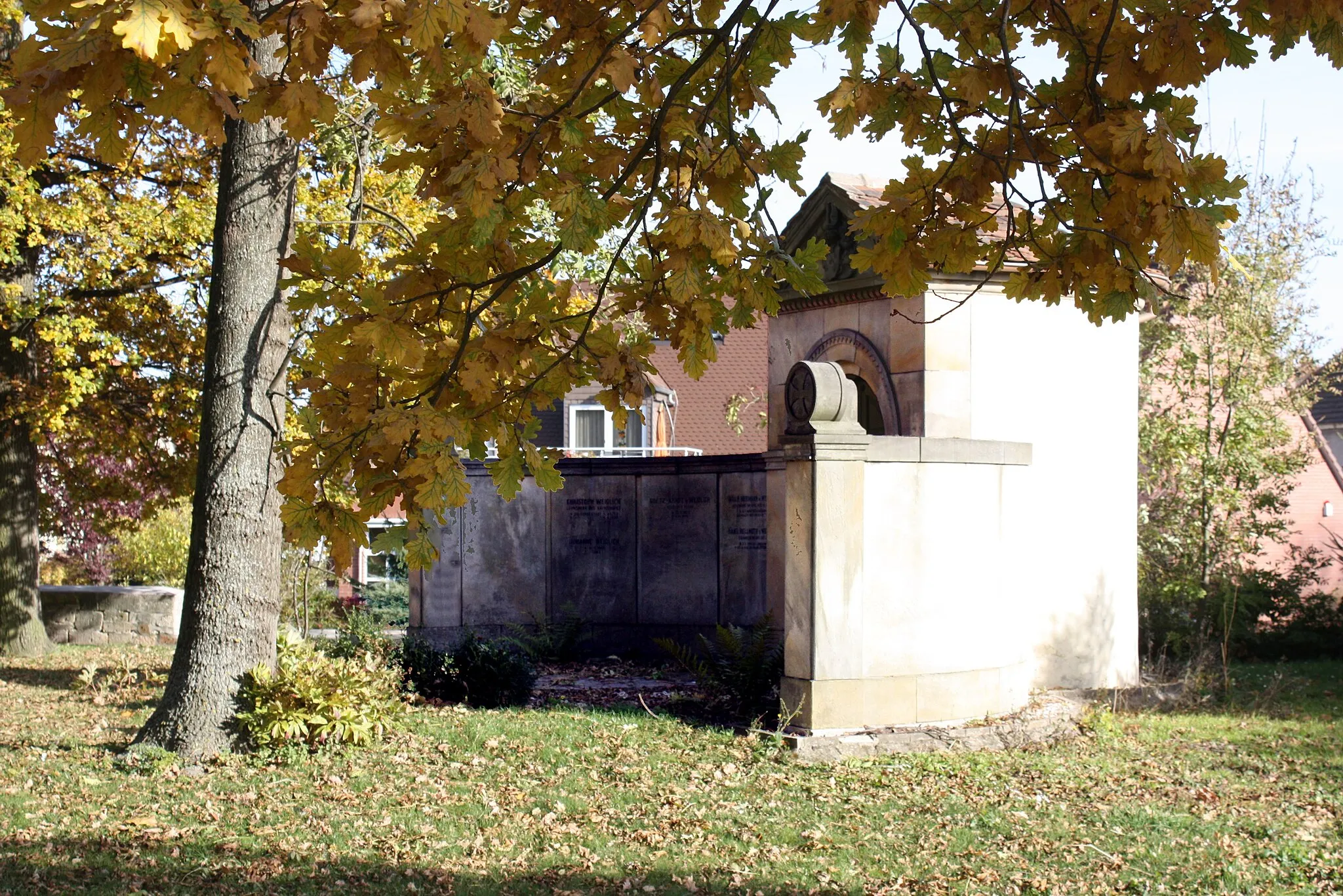 Photo showing: Schafstädt (Bad Lauchstädt), the tomb of the family von Weidlich