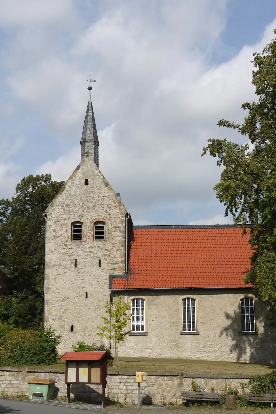 Photo showing: St.-Georg-Kirche (ev.) in Salzgitter-Osterlinde