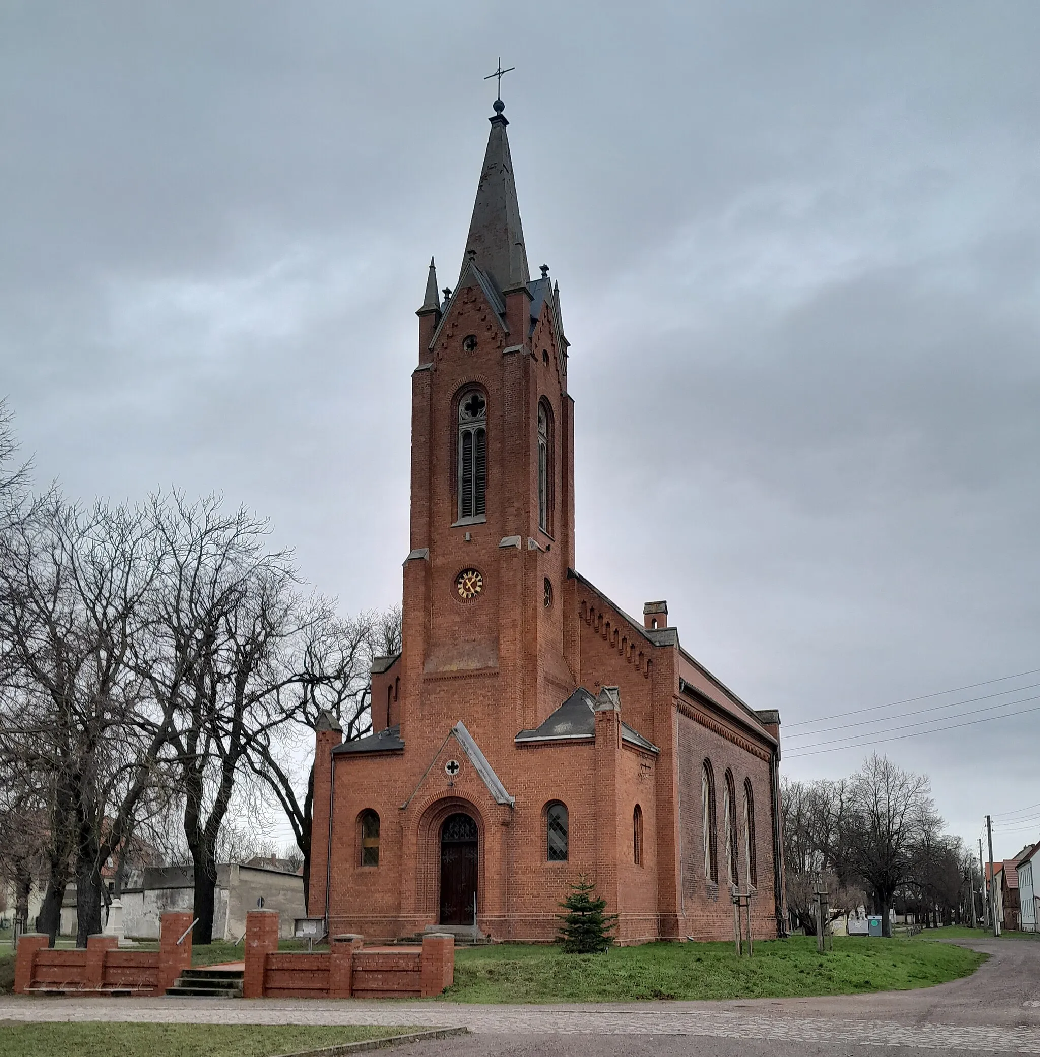 Photo showing: kerk van Hinsdorf