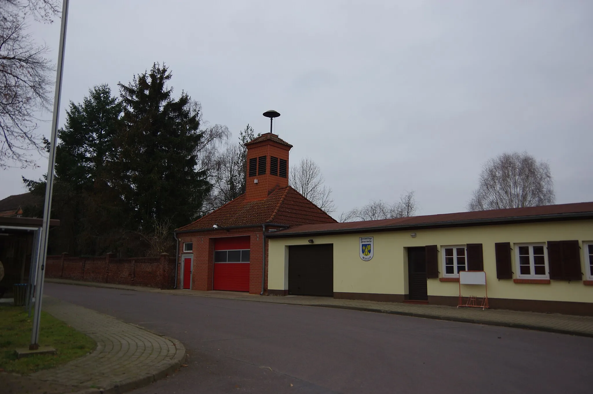 Photo showing: Möckern, Ortsteil Rietzel. Die Feuerwehr des Ortes.