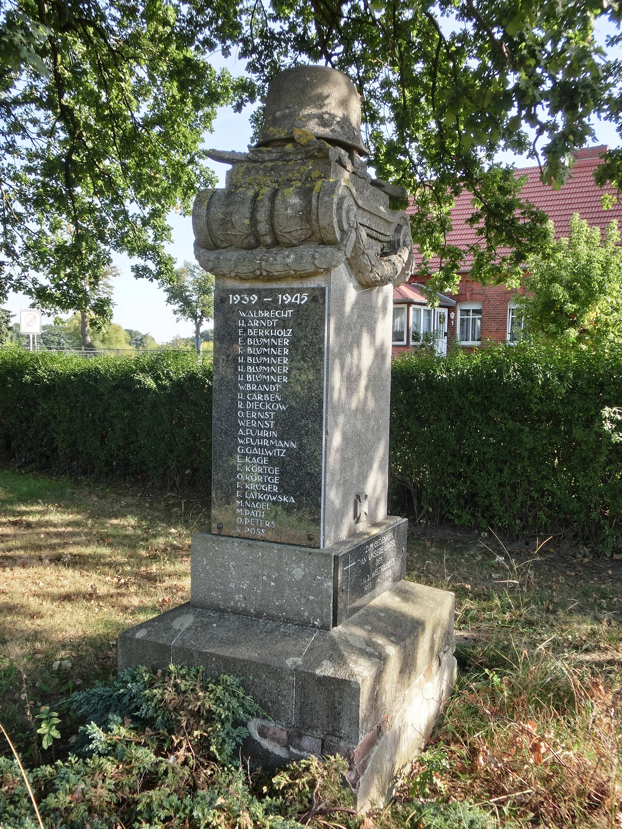 Photo showing: Baudenkmal, Erfassungsnummer 094 98460, Denkmal für die Gefallenen des 2. Weltkrieges in Kamern