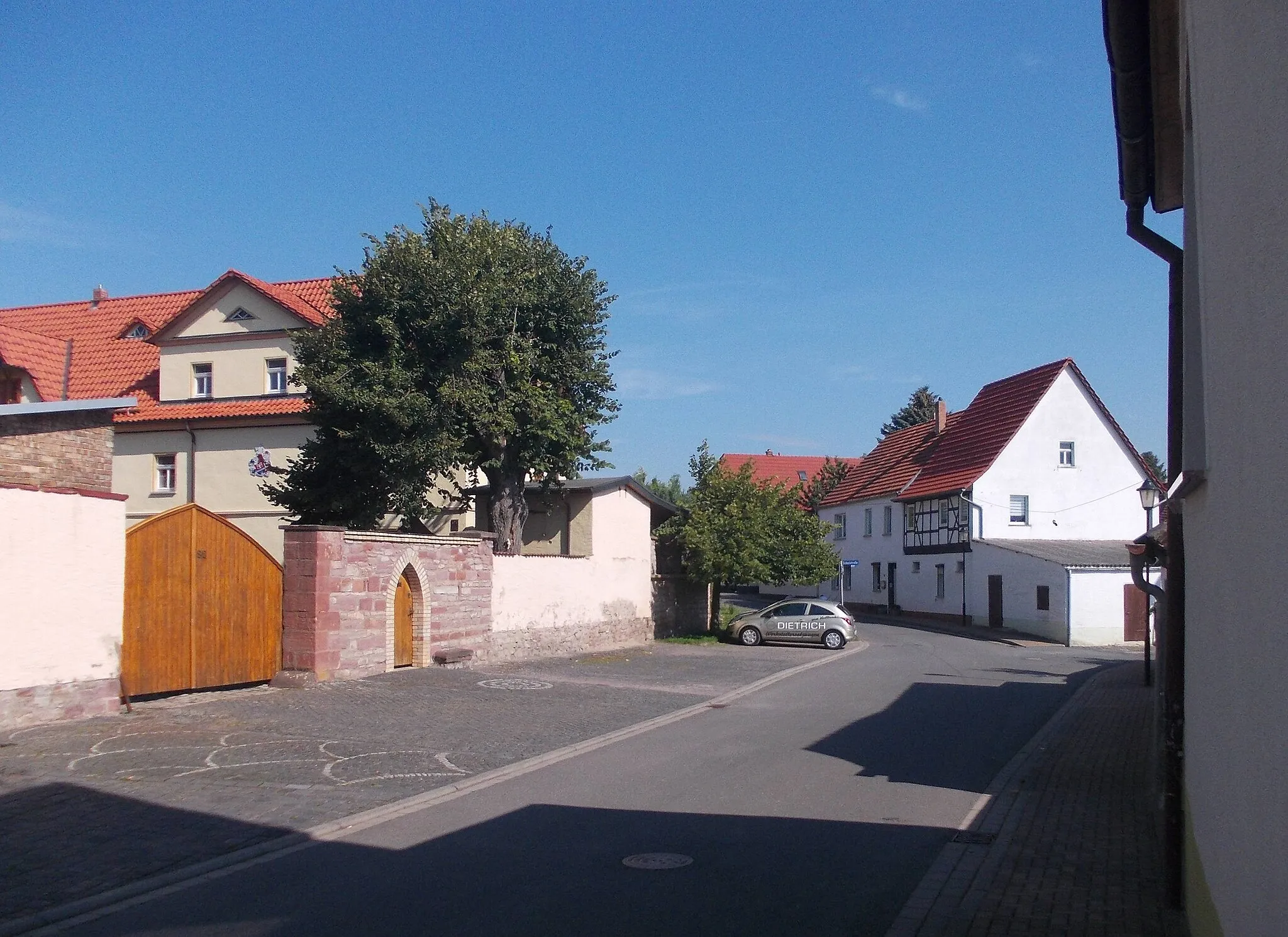 Photo showing: 'Schulstrasse in Riestedt (Sangerhausen, mansfeld-Südharz district, Saxony-Anhalt)