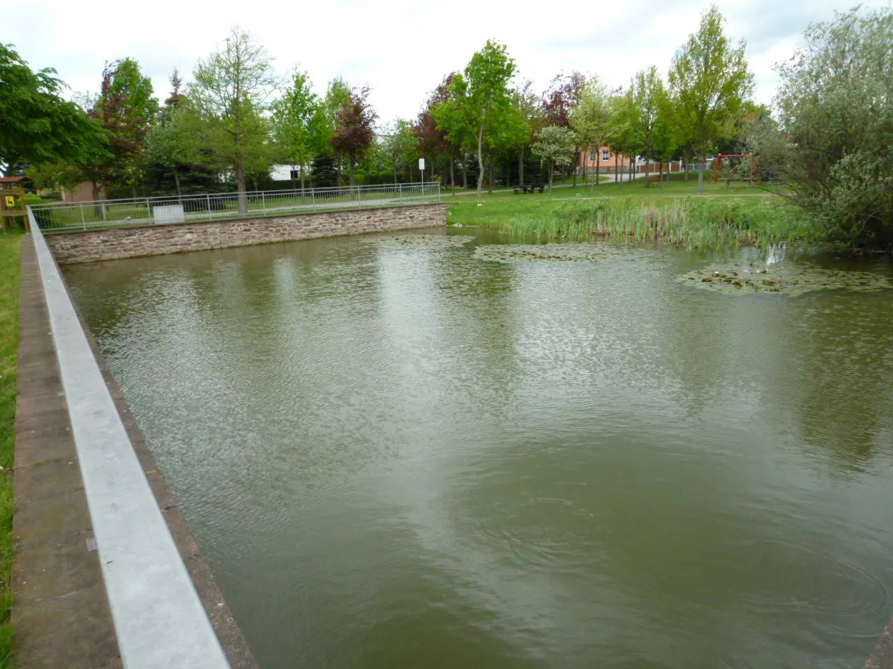 Photo showing: Calvörde-Wegenstedt, Dorfteich im Mai 2012