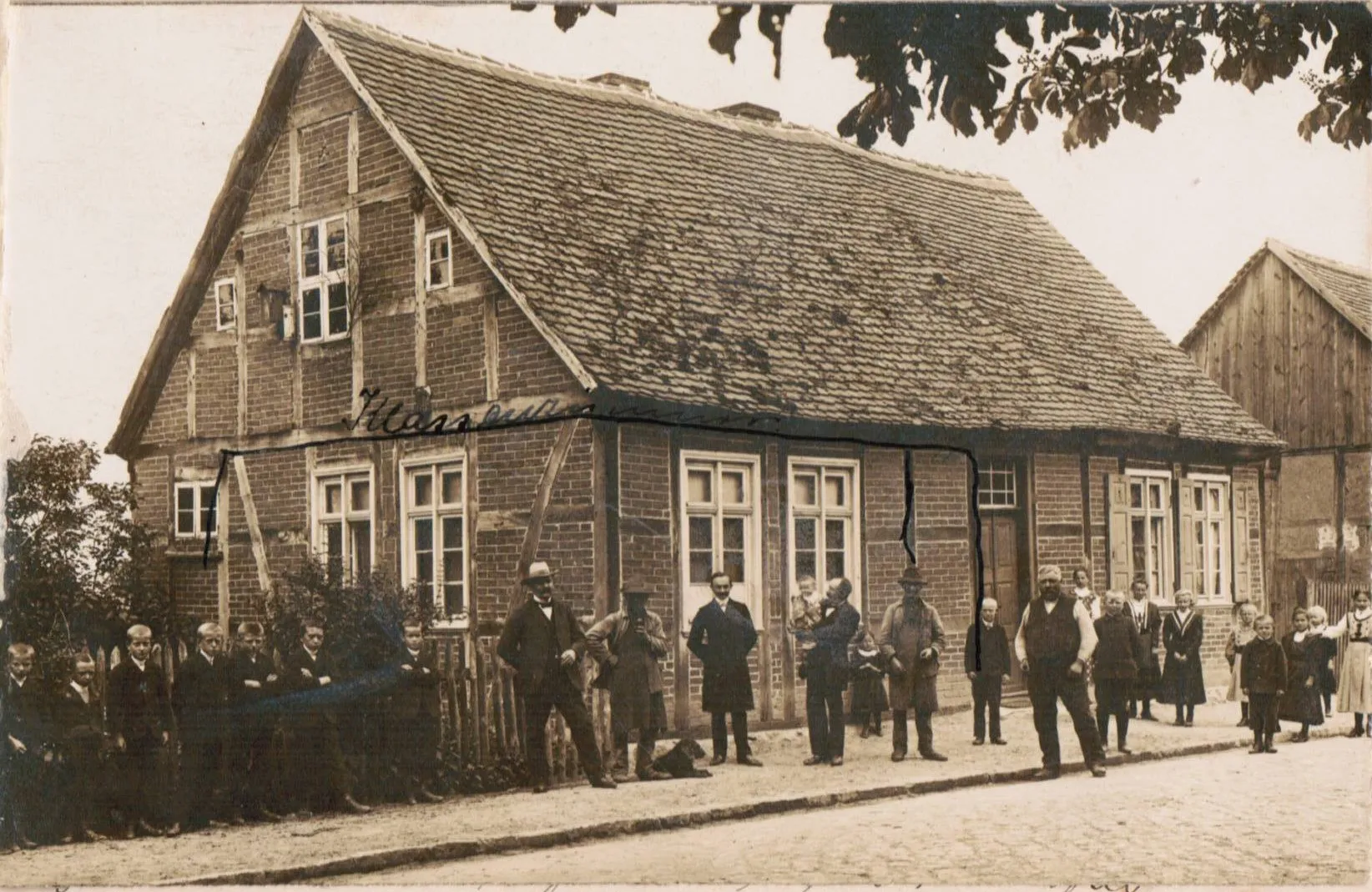 Photo showing: Dieses Haus stand bis 1972 an der Dorfstrasse Nr. 11!
