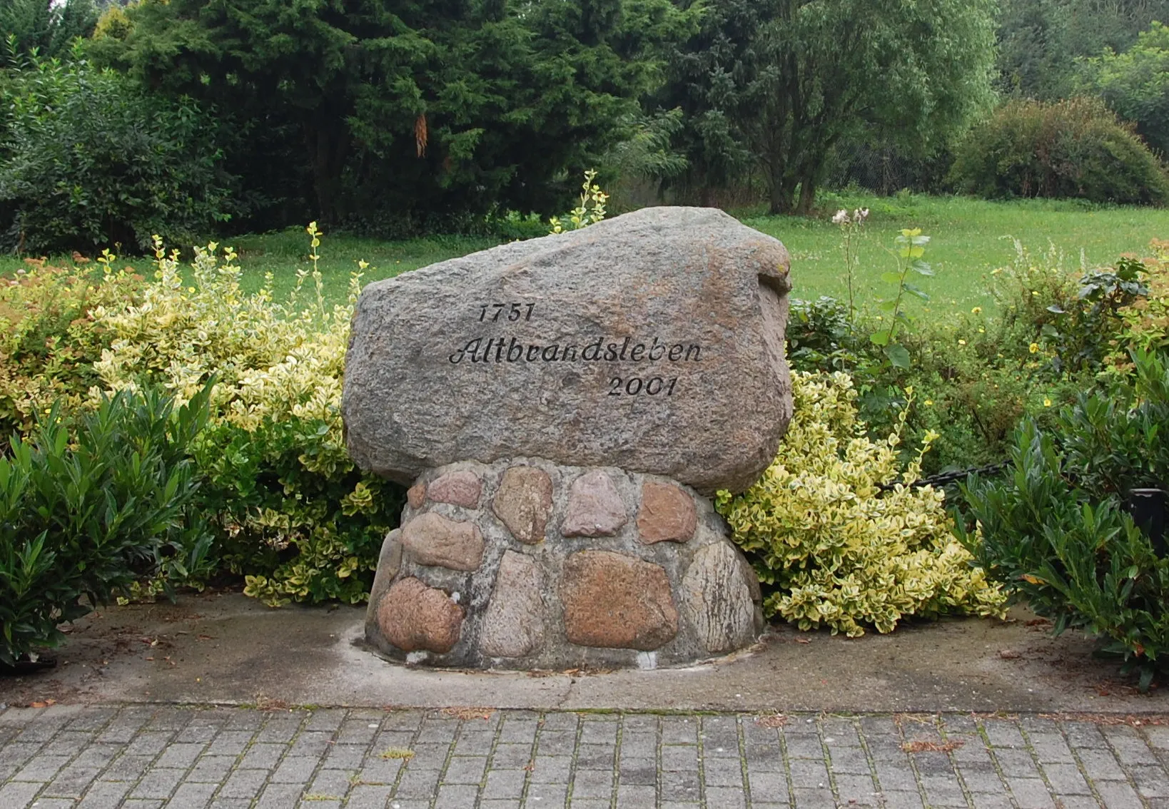 Photo showing: Gedenkstein Altbrandsleben