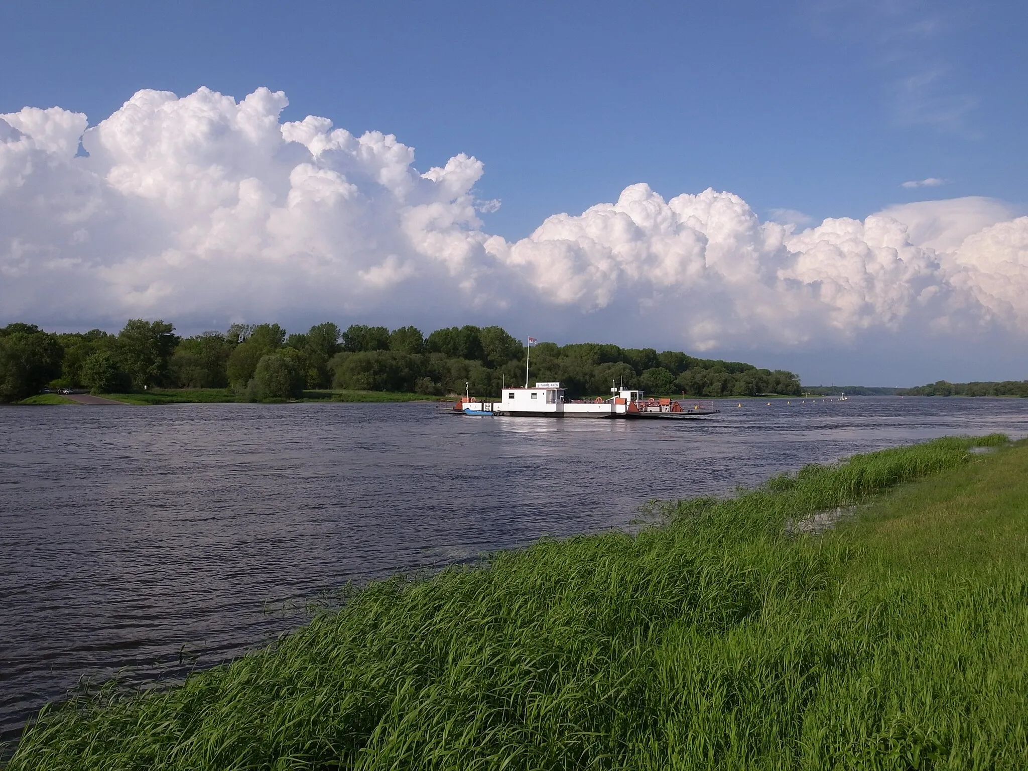 Photo showing: Gierseilfähre Aken (Elbe)