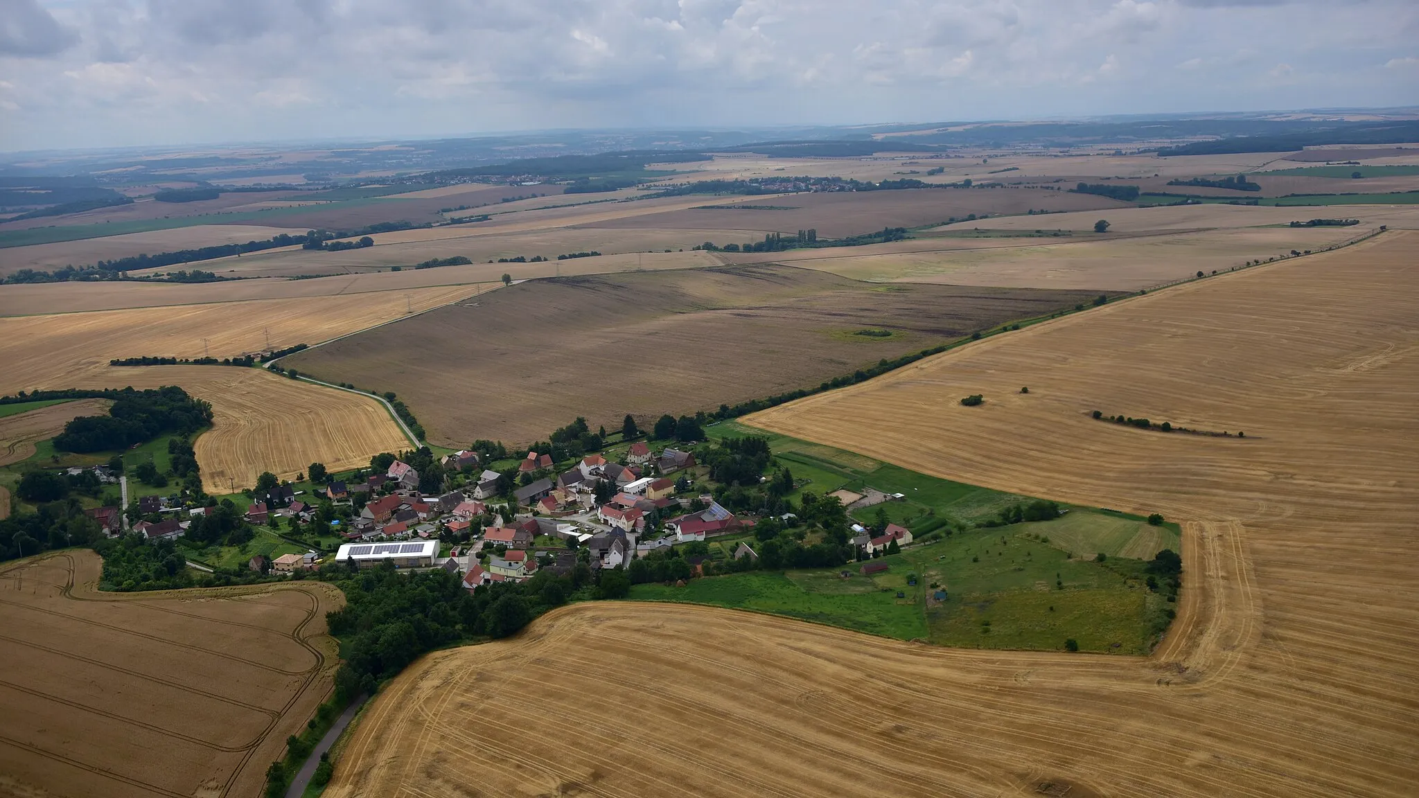 Photo showing: Storkau (Weißenfels) Obschütz, Luftaufnahme (2017)