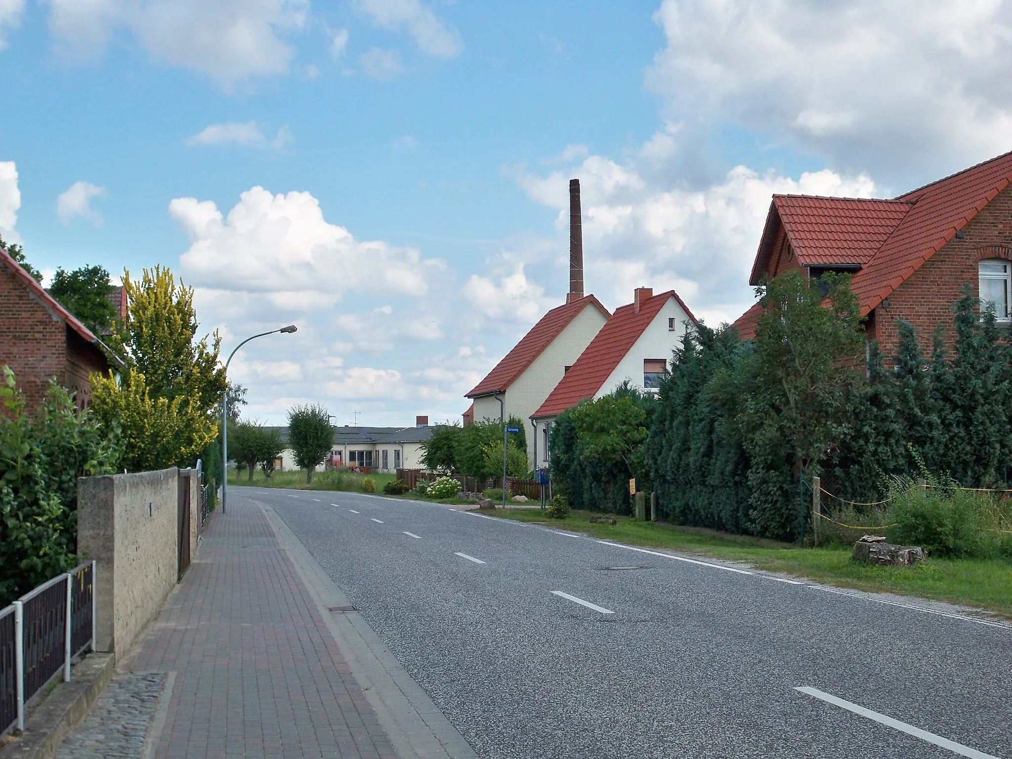 Photo showing: Döhren, Oebisfelde-Weferlingen, Saxony-Anhalt, view with chimney