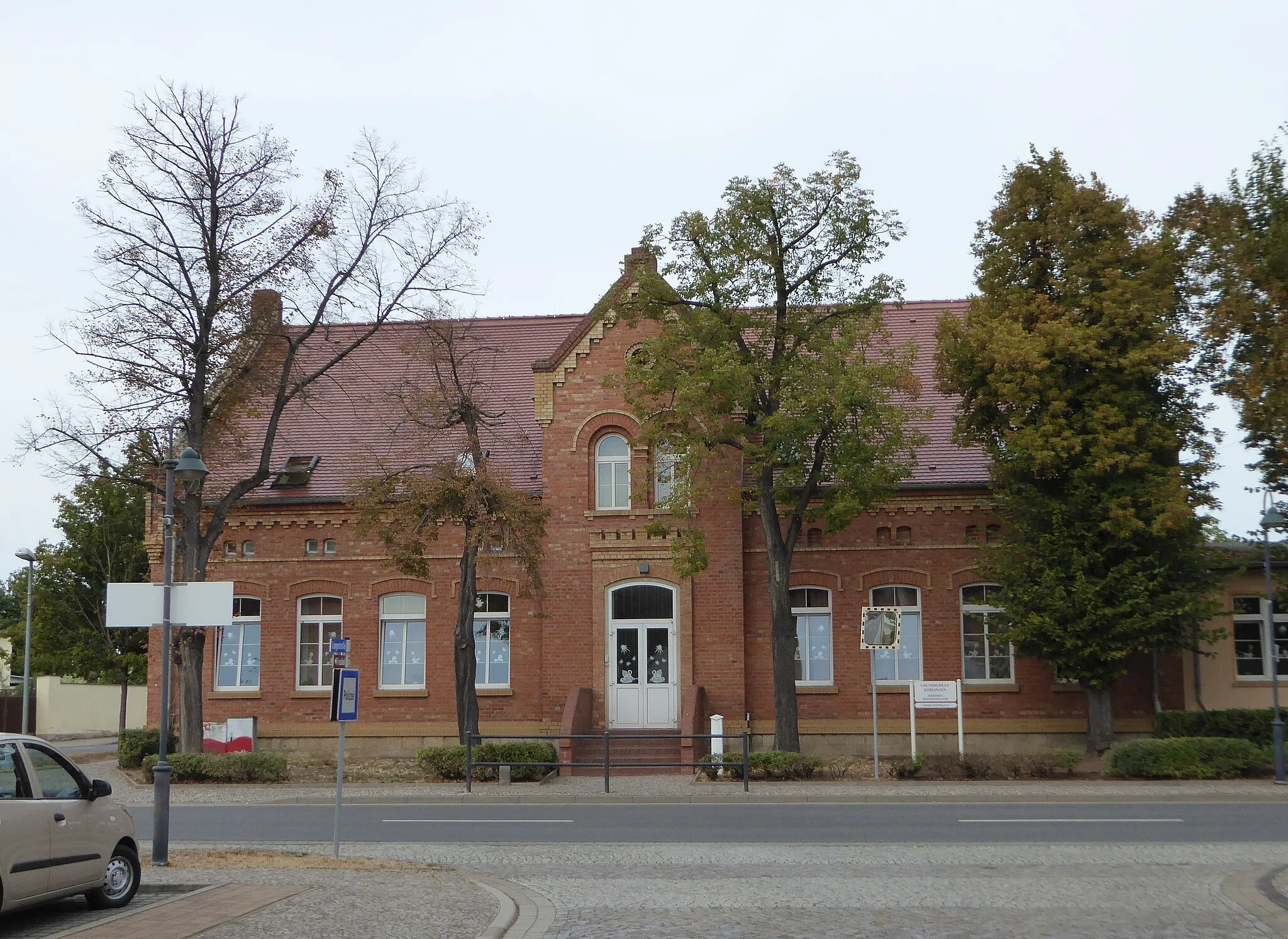 Photo showing: School (Große Seestraße 6) in Oberröblingen am See.