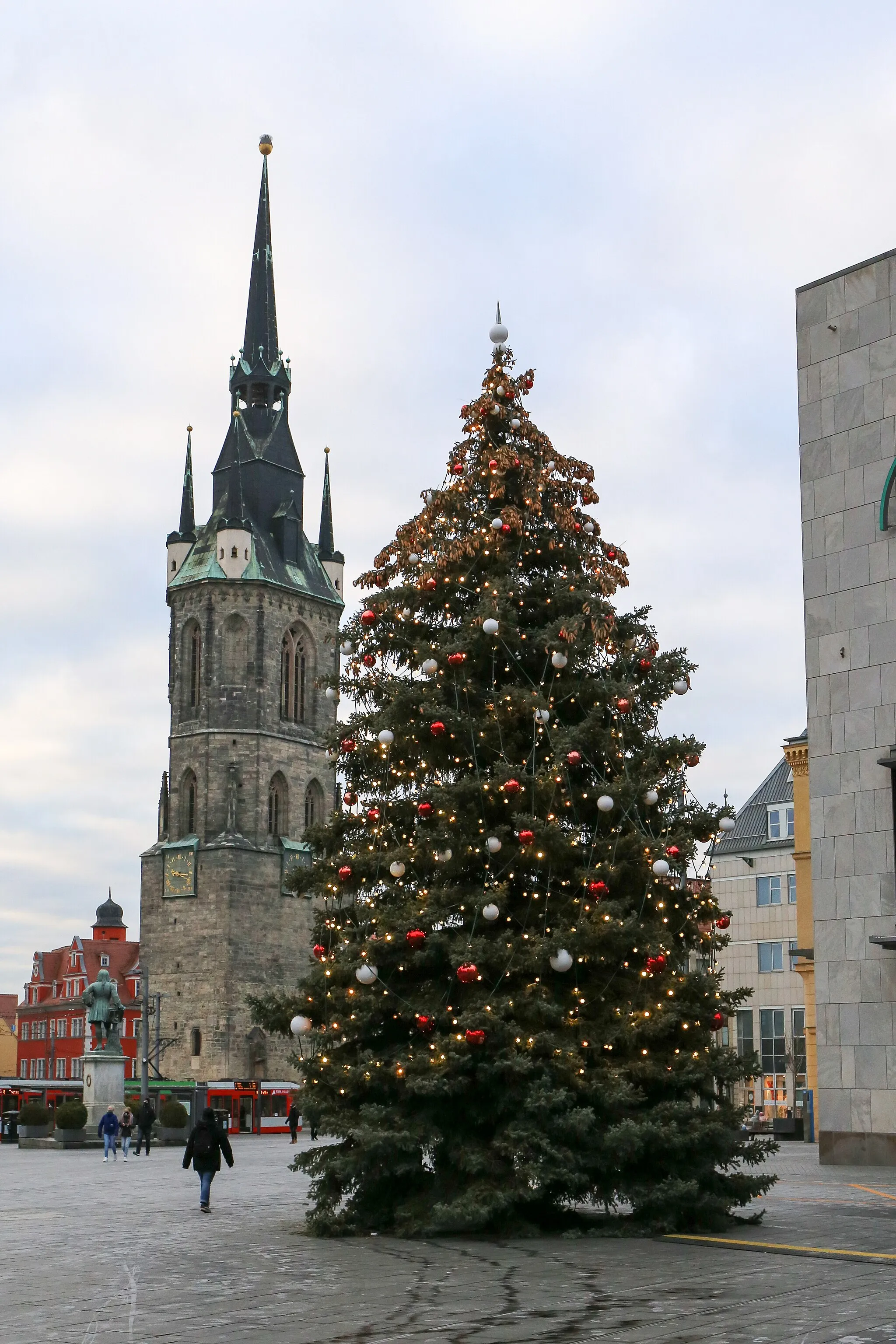 Photo showing: Marktplatz in Halle (Saale).