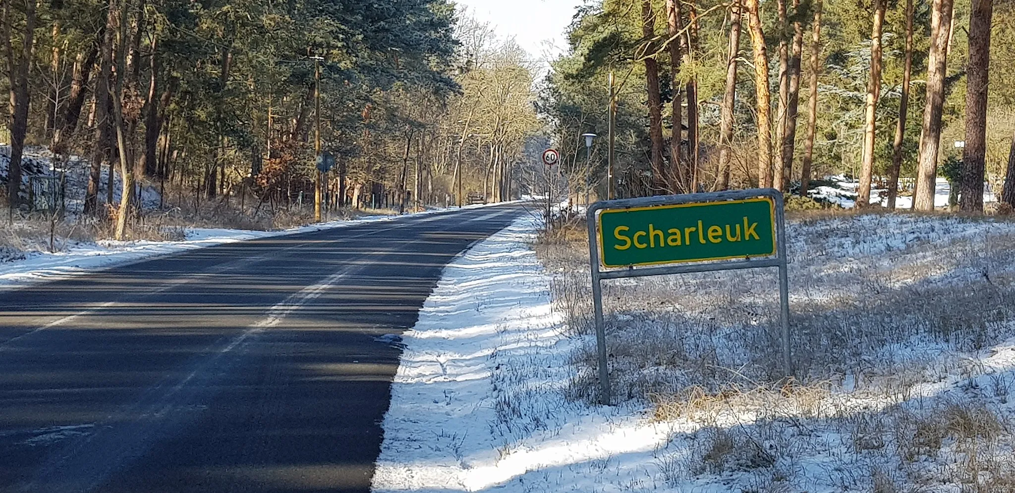 Photo showing: Südöstliche Ortshinweistafel