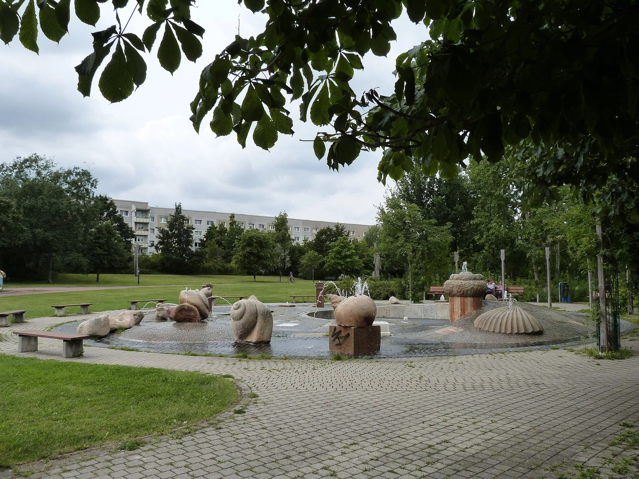 Photo showing: Water playground Früchte des Meeres (fruits of the sea), sculptor: Michael Weihe, Silberhöhe, Halle (Saale)