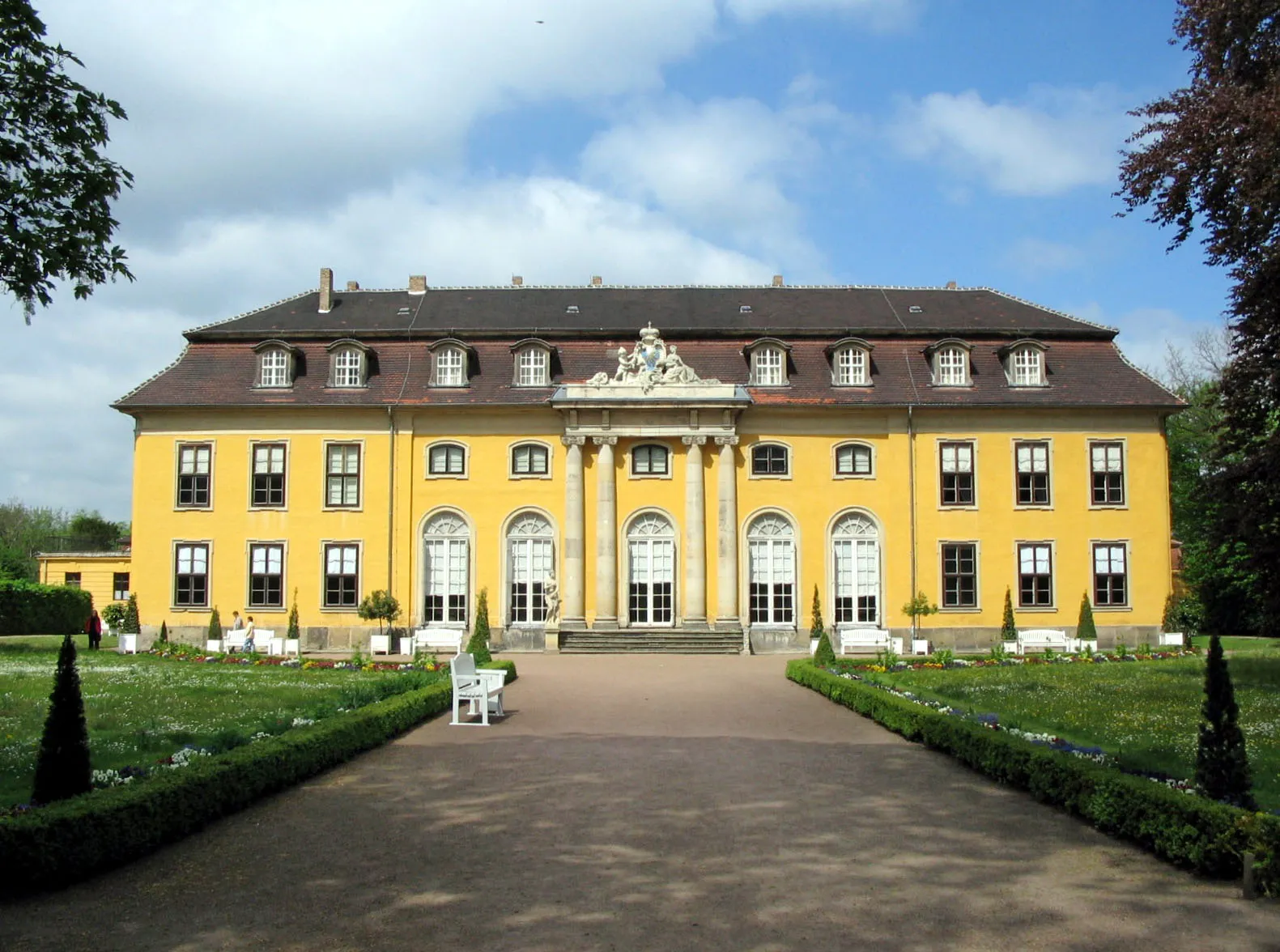 Photo showing: Schloss Mosigkau Gartenseite