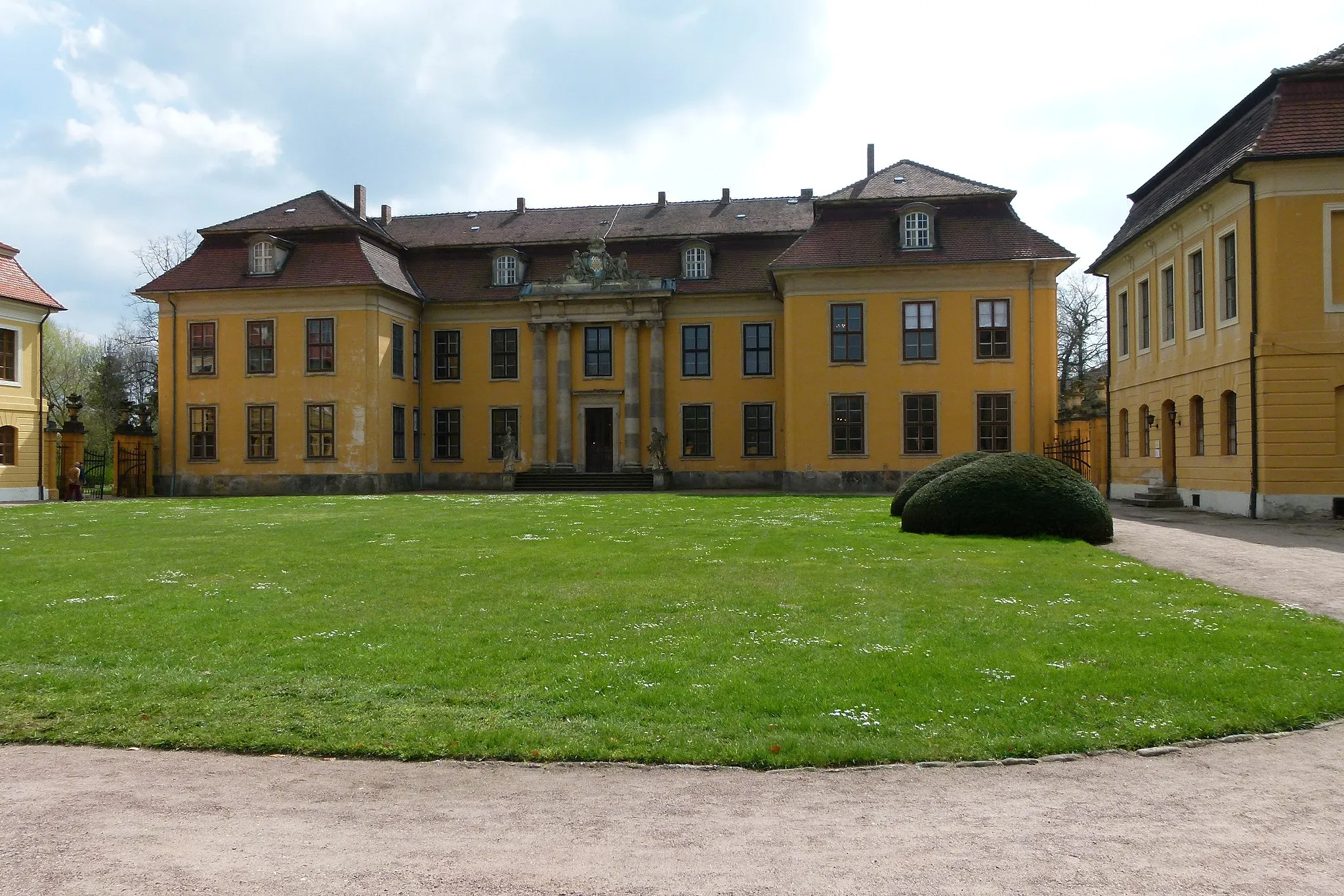 Photo showing: Schloß Mosigkau