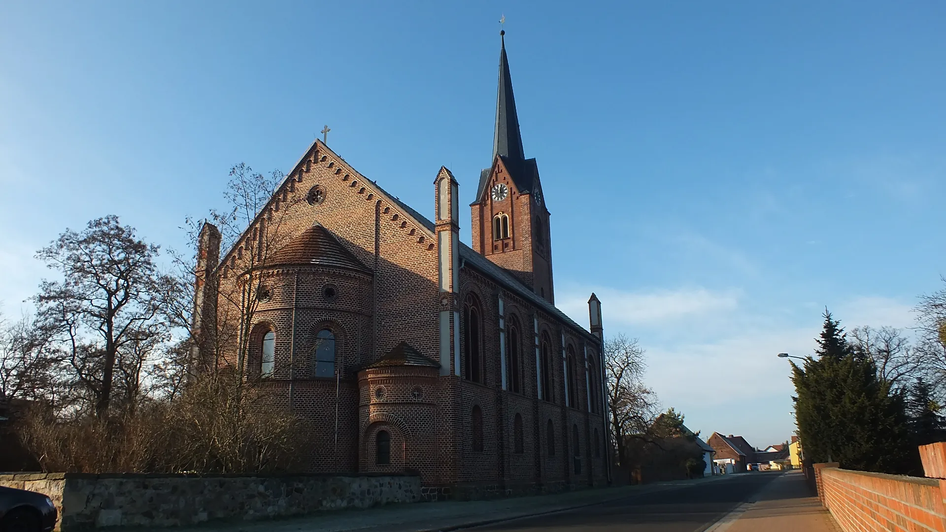 Photo showing: Denkmalgeschützte Kirche in Elster
