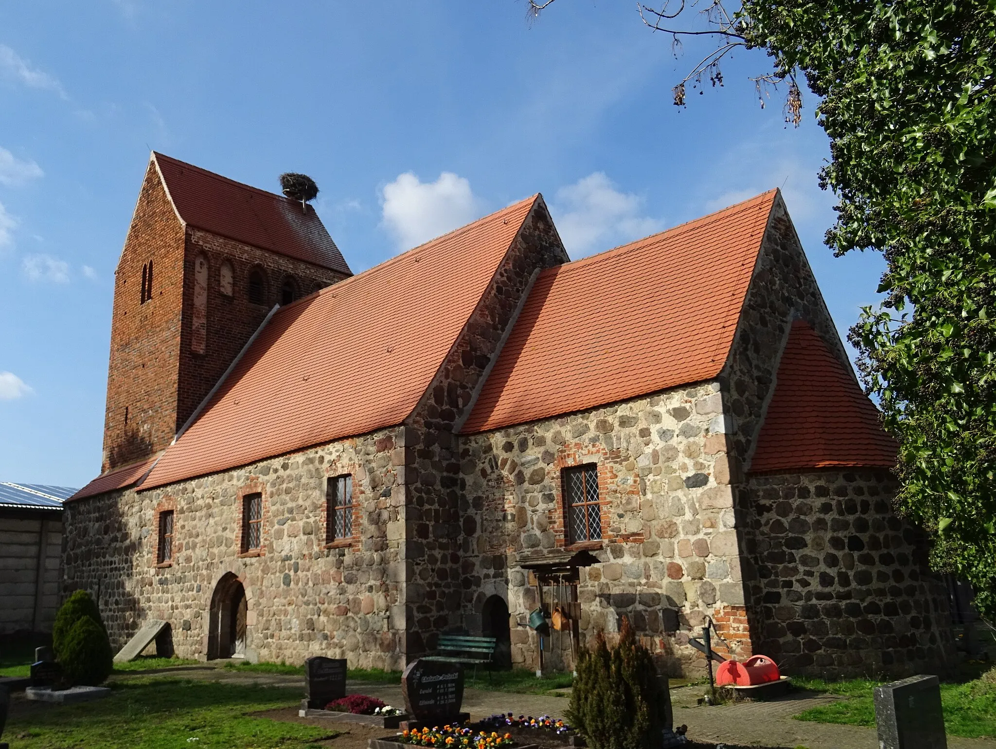 Photo showing: Dobbrun, Ortsteil von Osterburg, denkmalgeschützte Kirche