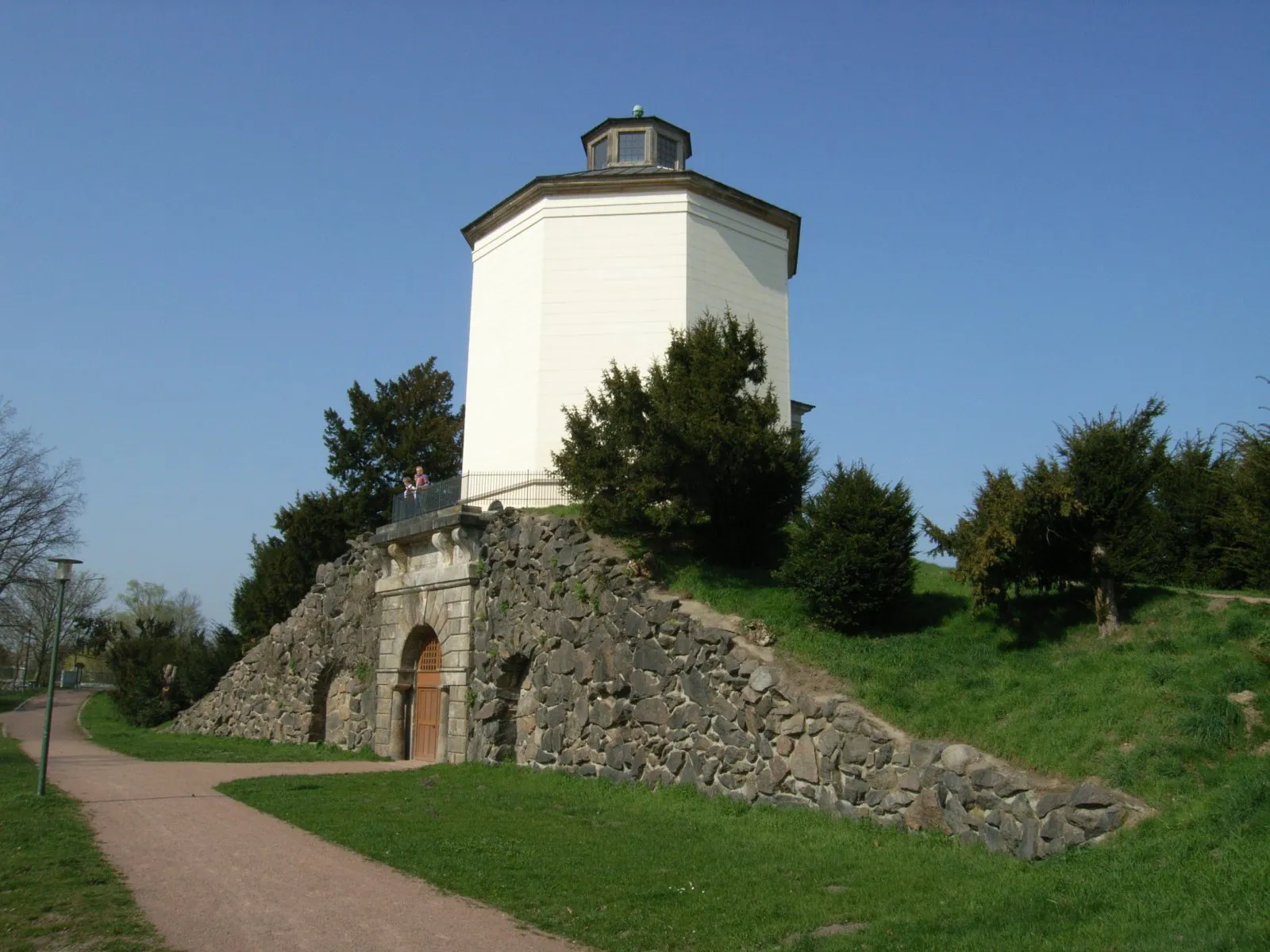 Photo showing: Dessau-Mildensee,Napoleonsturm (Turm der acht Winde, Loeperturm)