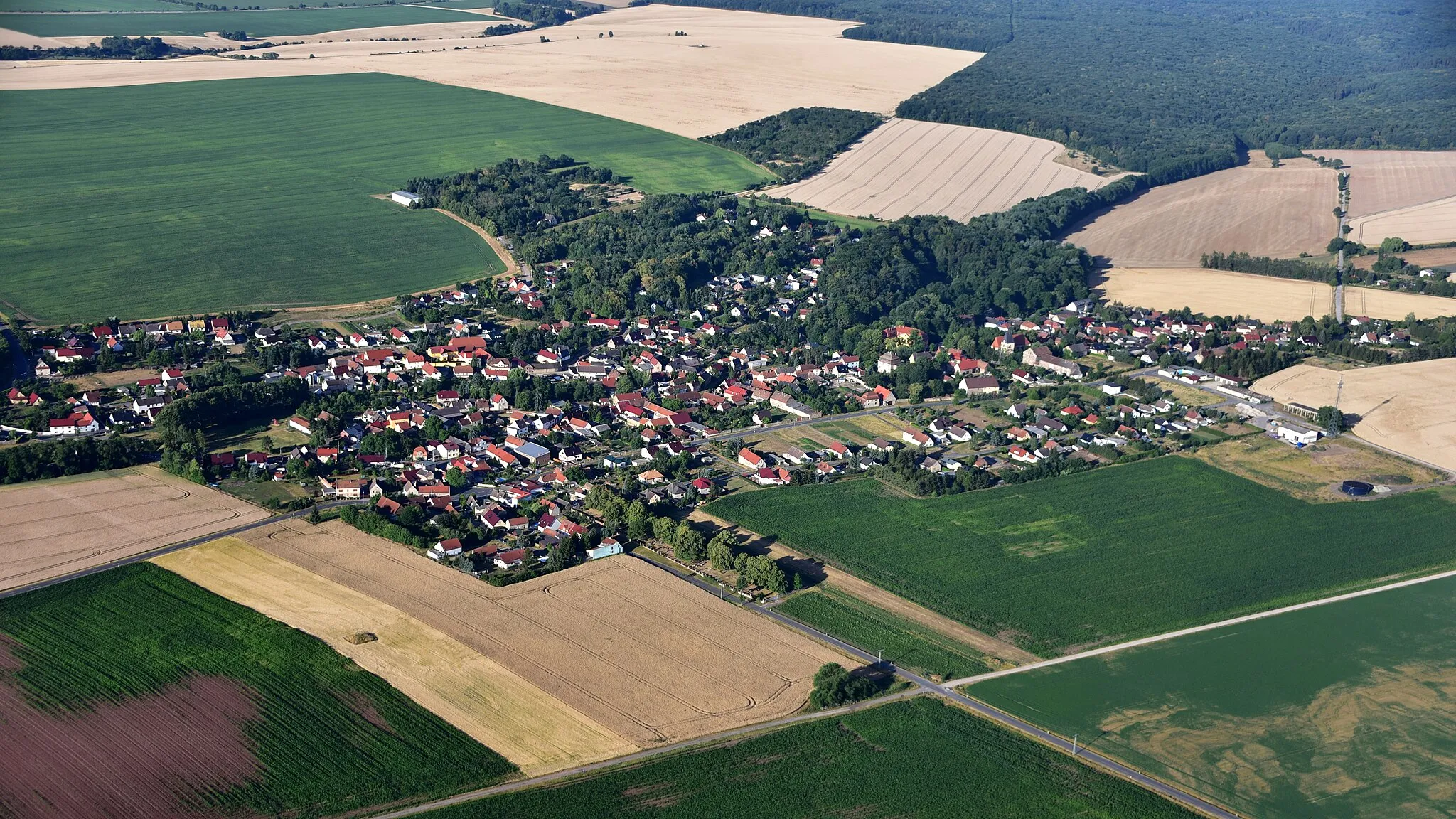 Photo showing: Lodersleben, Luftaufnahme (2018)