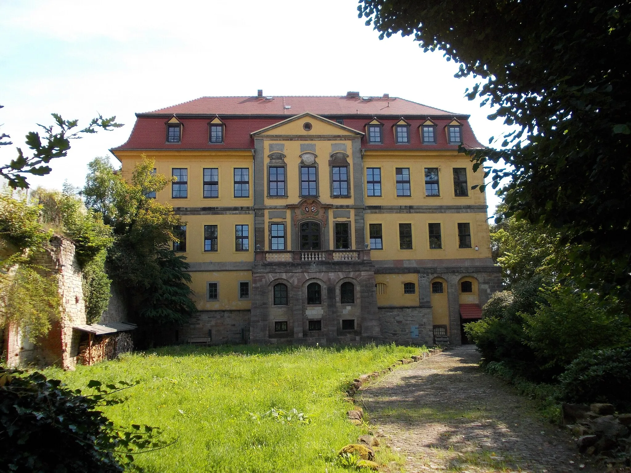 Photo showing: Lodersleben Castle (Querfurt, district of Saalekreis, Saxony-Anhalt) from the west