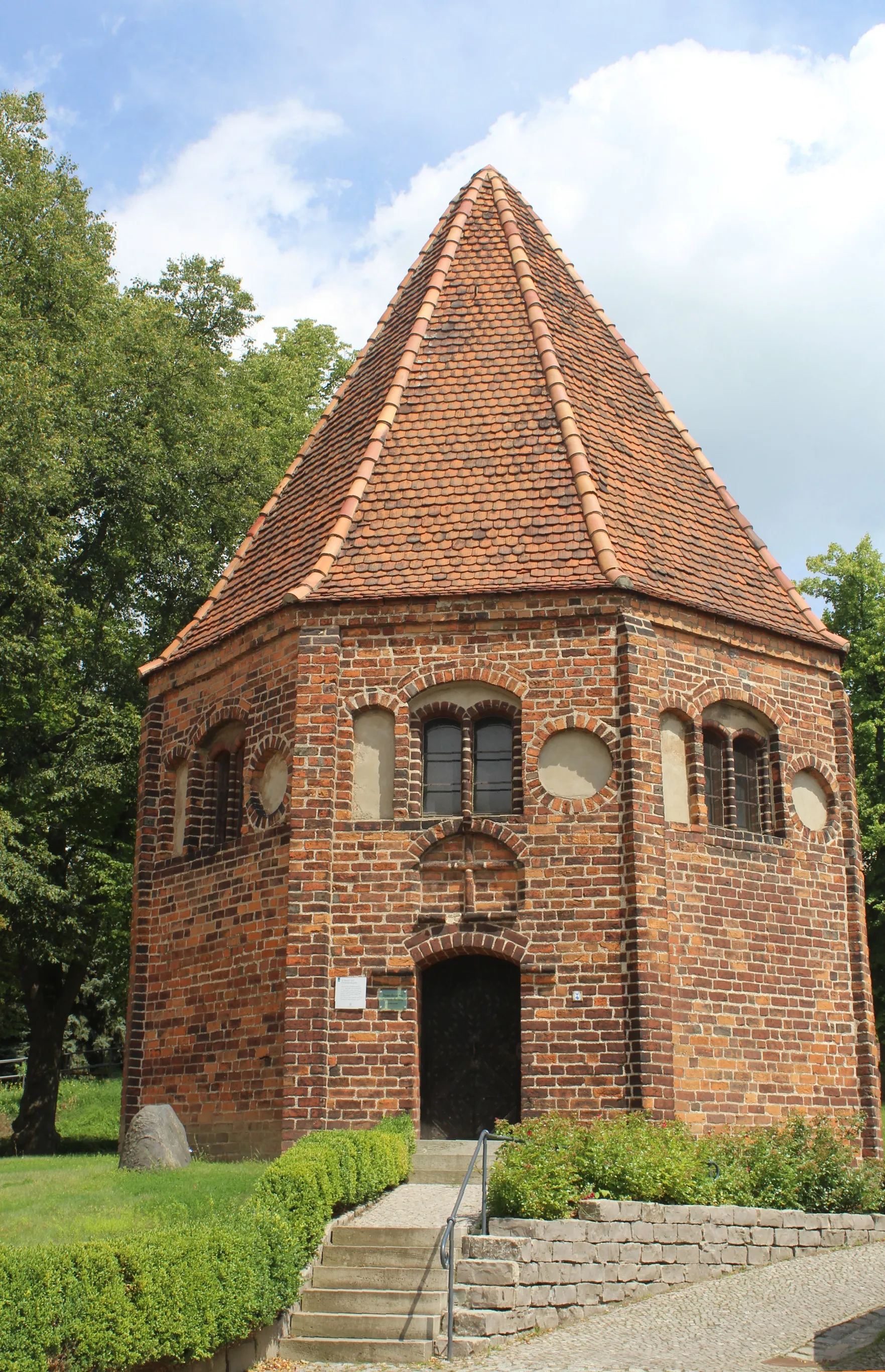 Photo showing: This is a picture of the Saxony-Anhalt Kulturdenkmal (cultural heritage monument) with the ID