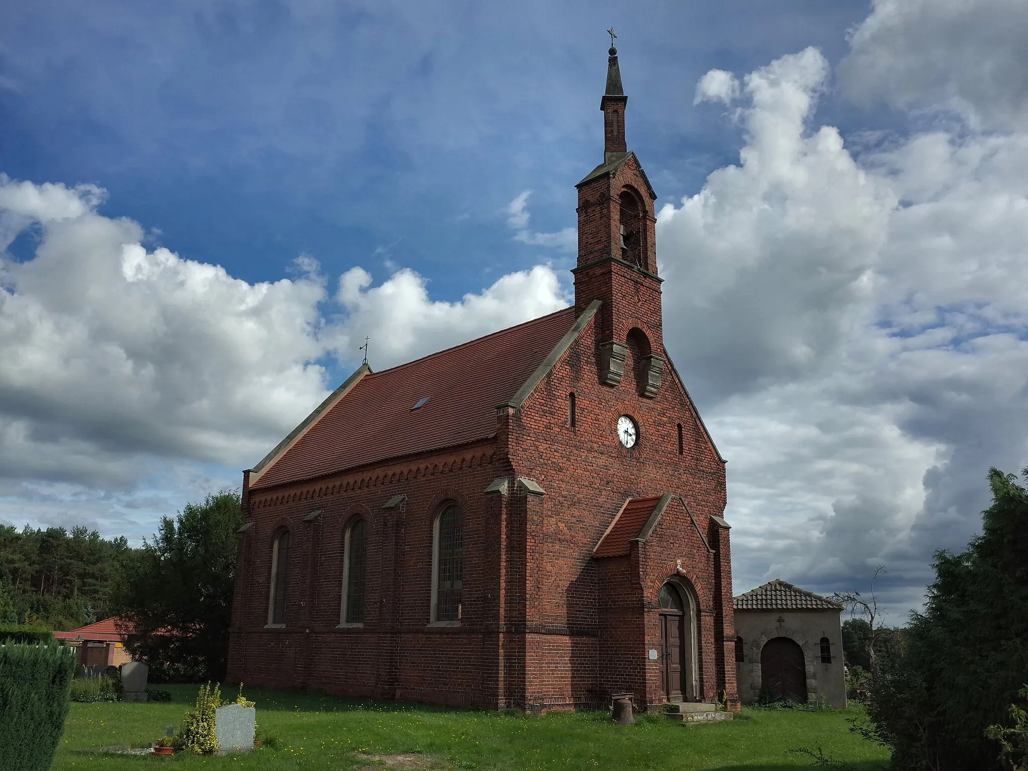 Photo showing: Stadt Zerbst/Anhalt, Ortsteil Pulspforde, Kirche (Baudenkmal im Denkmalverzeichniss Sachsen-Anhalt, Erfassungsnummer:  094 40958 000 000 000 000 [1])