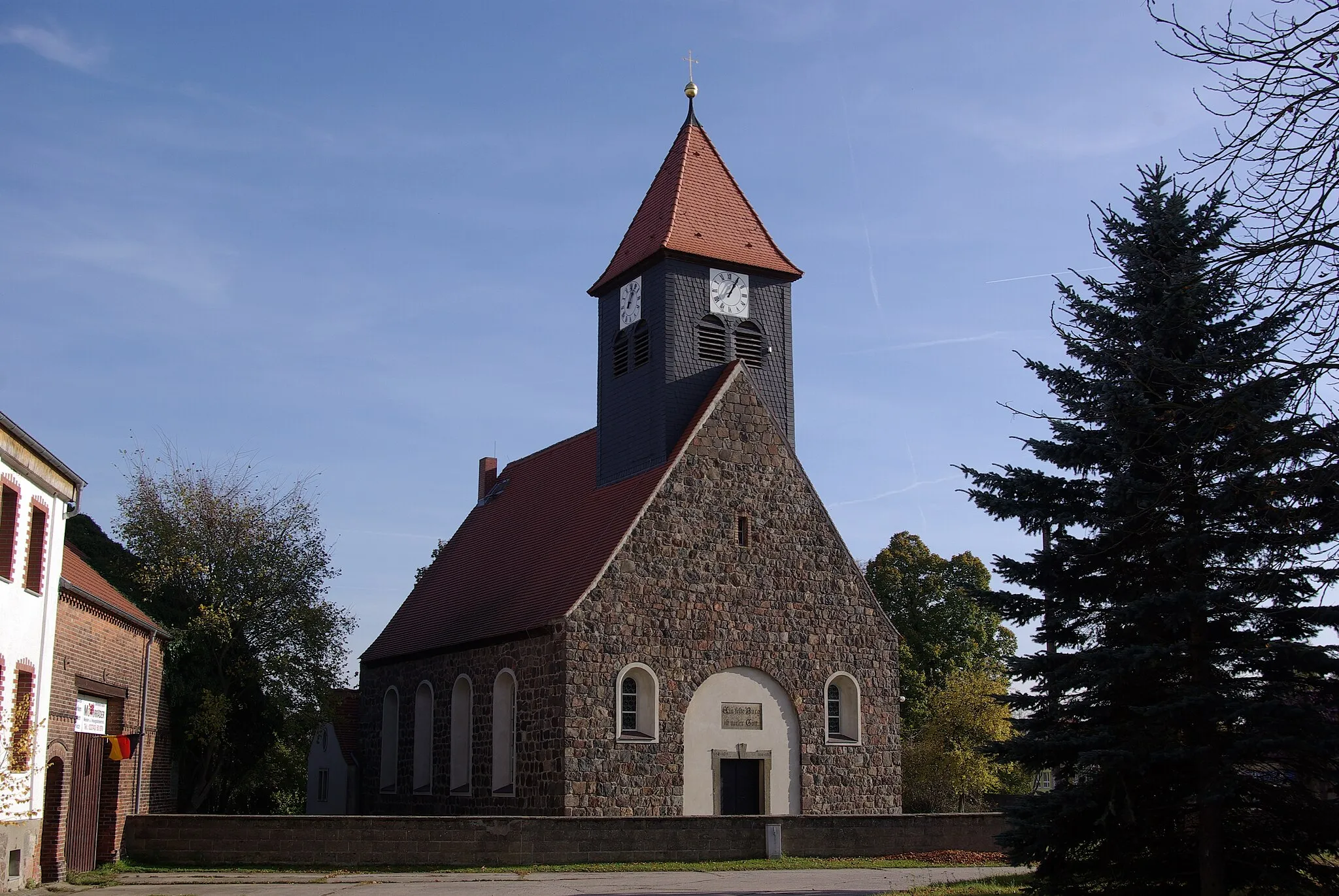 Photo showing: Niedergörsdorf, Ortsteil Blösdorf in Brandenburg. Die Kirche im Dorf steht unter Denkmalschutz.