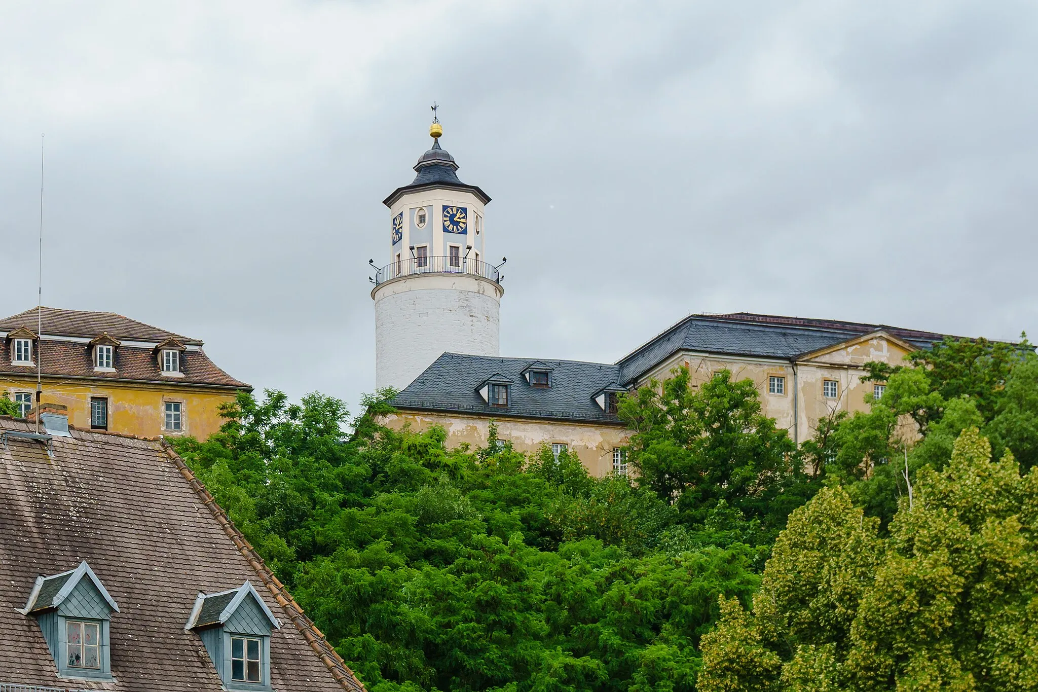 Photo showing: Schloss Crossen mit Bergfried in Crossen an der Elster