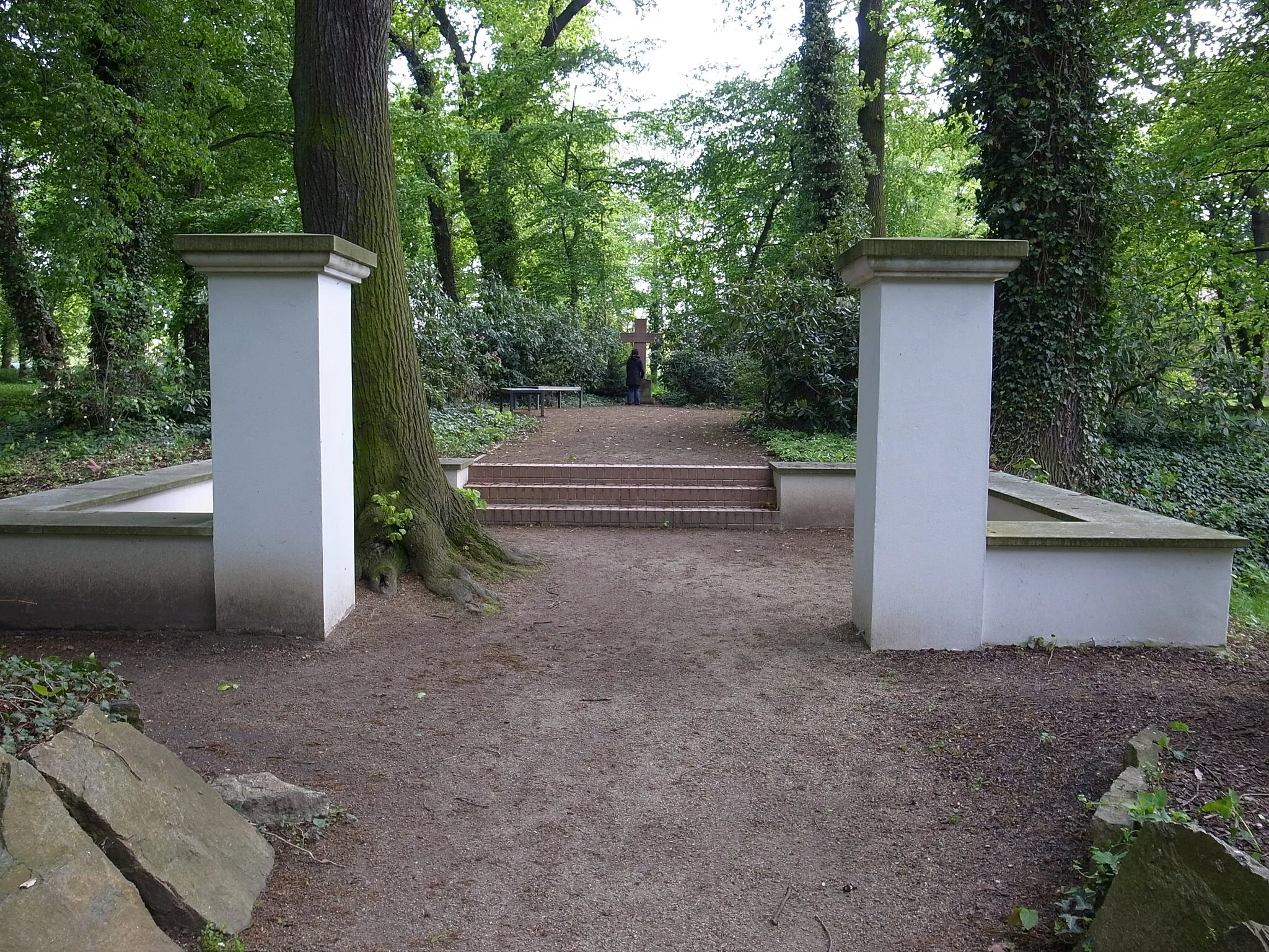 Photo showing: Altjeßnitz, Grabanlage der Familie "von Ende" in der Schloß- und Parkanlage Irrgarten Altjeßnitz