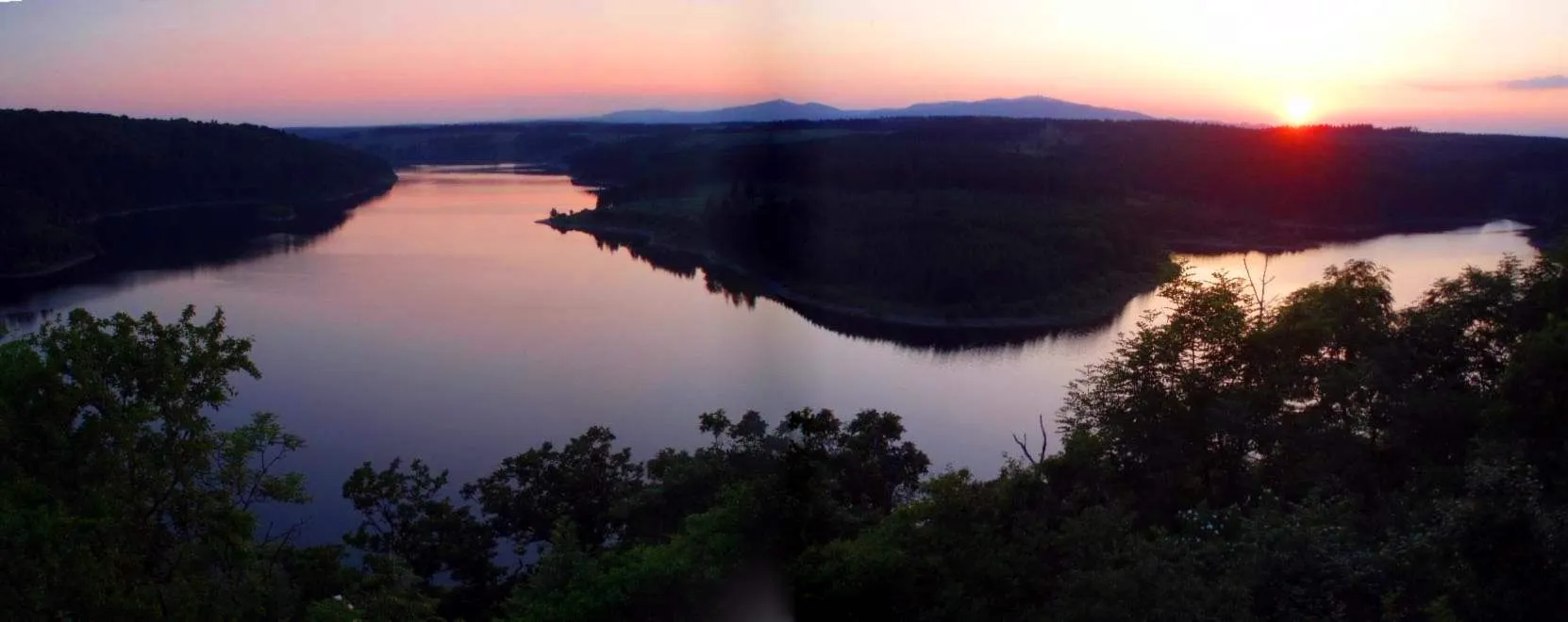 Photo showing: View over the Rappbode Reservoir from the Roter Stein, Saxony-Anhalt, Germany